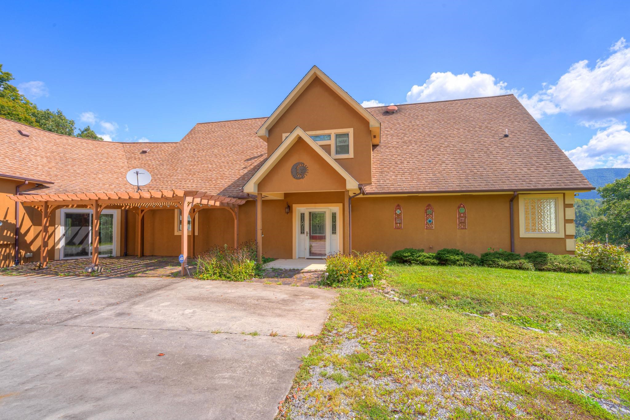 1782 Wolf Creek Road Narrows VA 24124