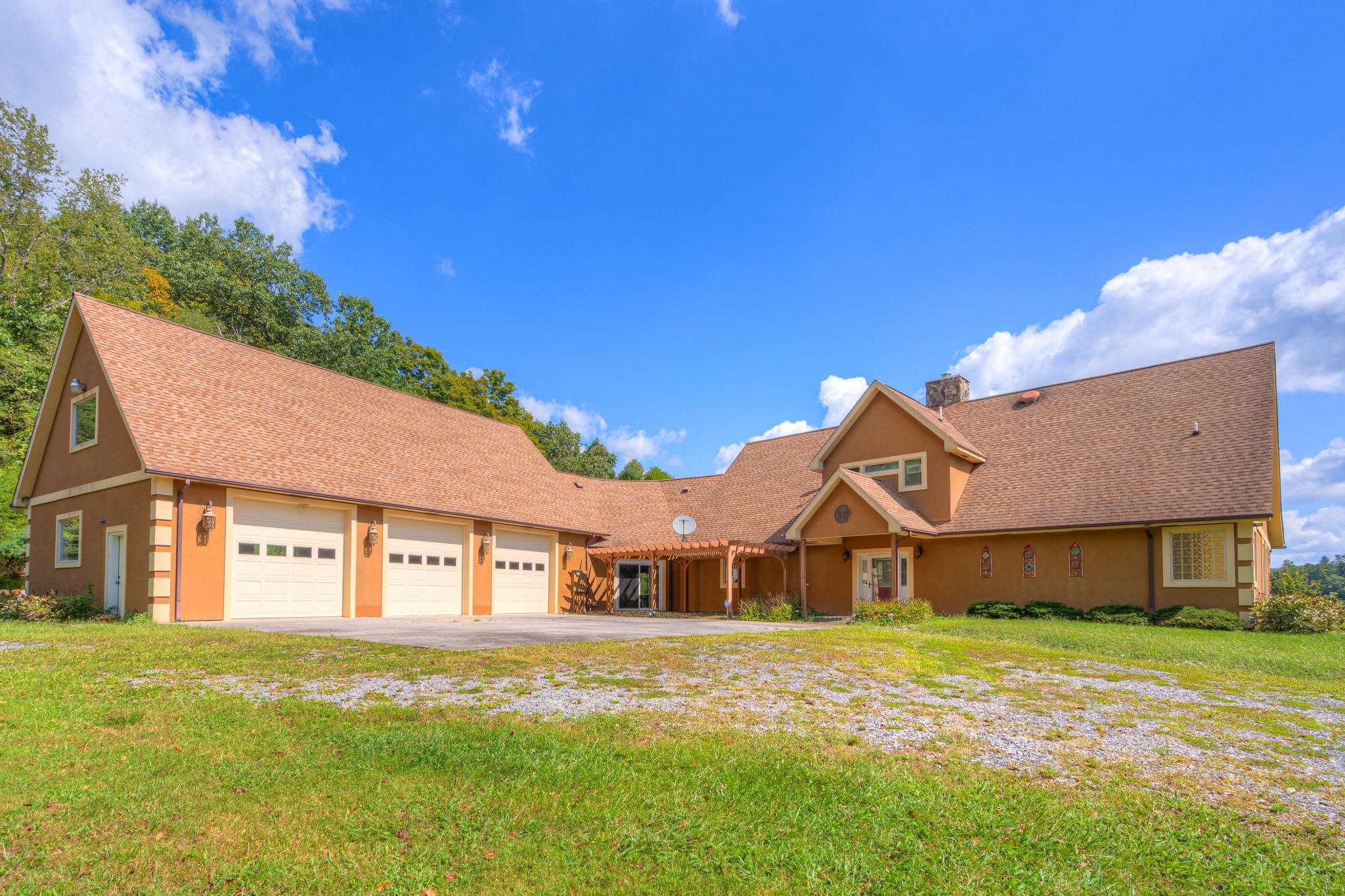 1782 Wolf Creek Road Narrows VA 24124