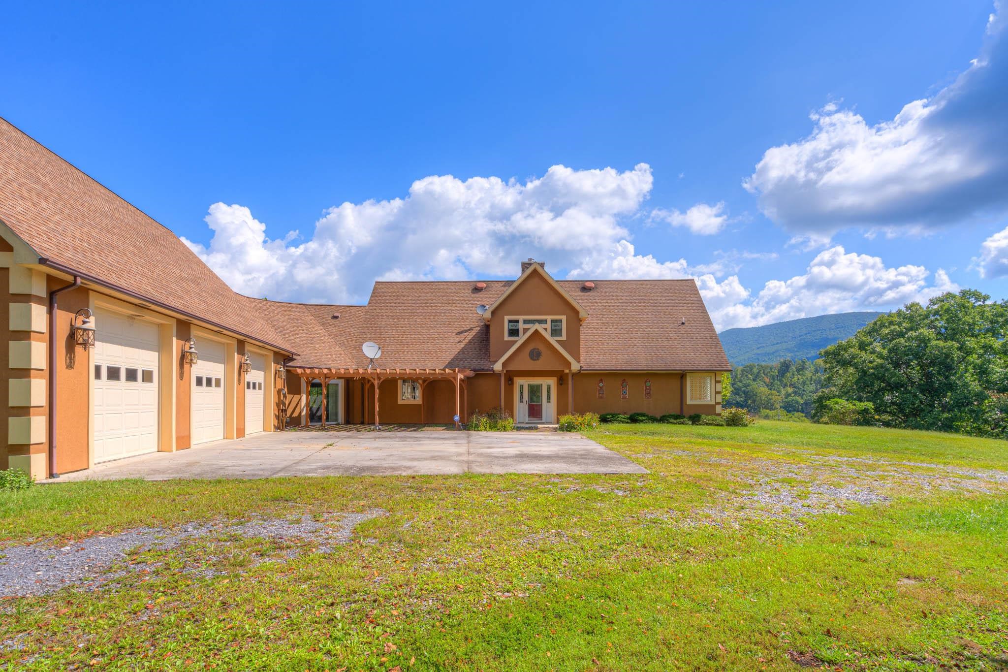 1782 Wolf Creek Road Narrows VA 24124