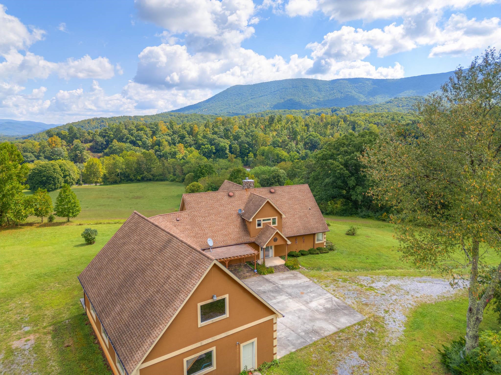 1782 Wolf Creek Road Narrows VA 24124