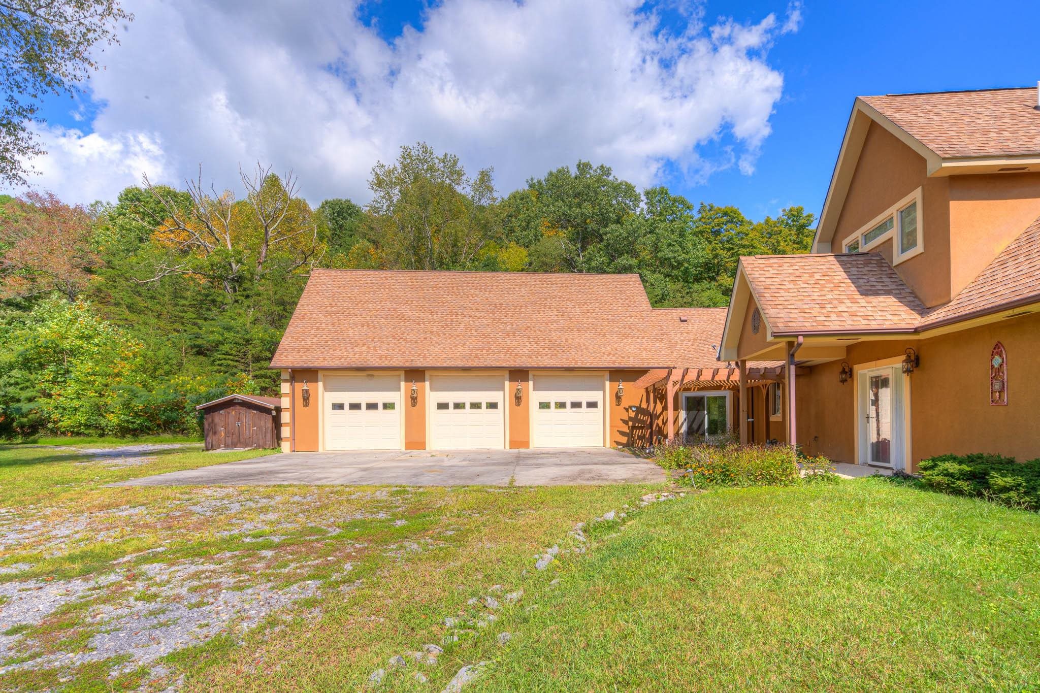 1782 Wolf Creek Road Narrows VA 24124