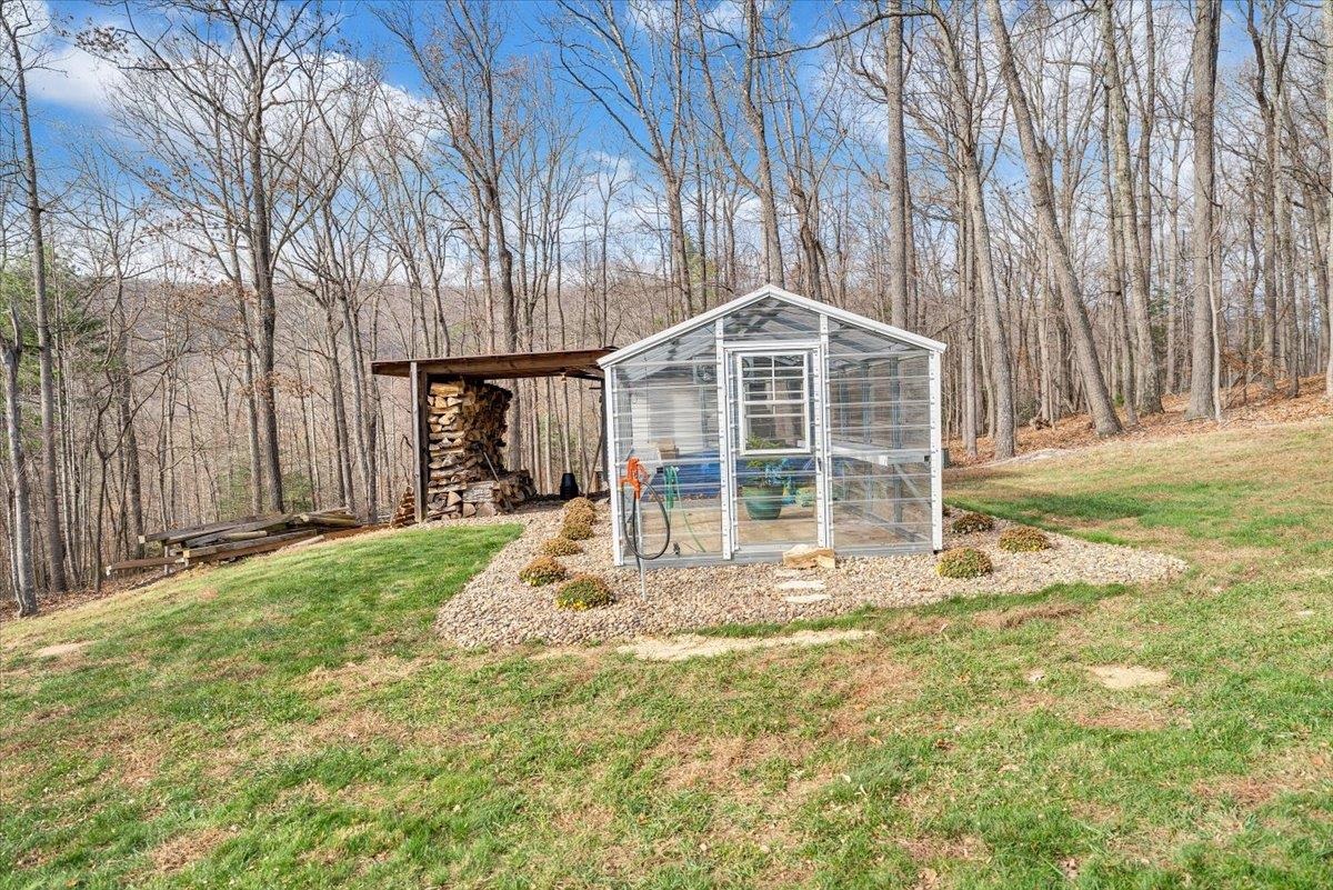 7770 Bending Oak Drive Catawba VA 24070