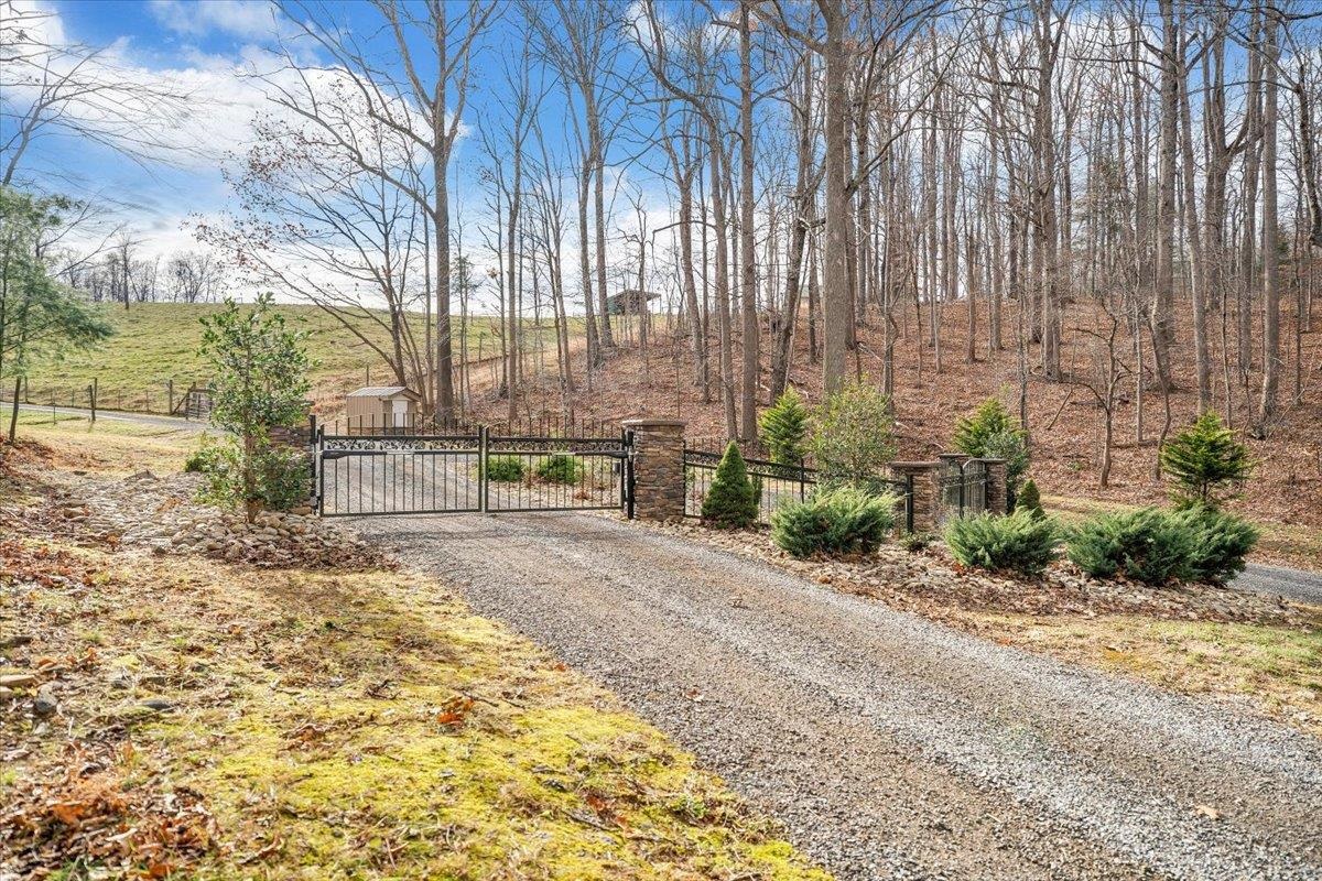 7770 Bending Oak Drive Catawba VA 24070