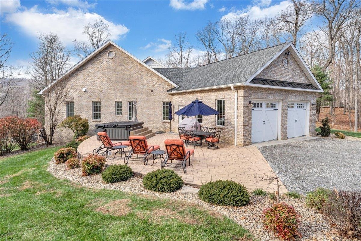 7770 Bending Oak Drive Catawba VA 24070