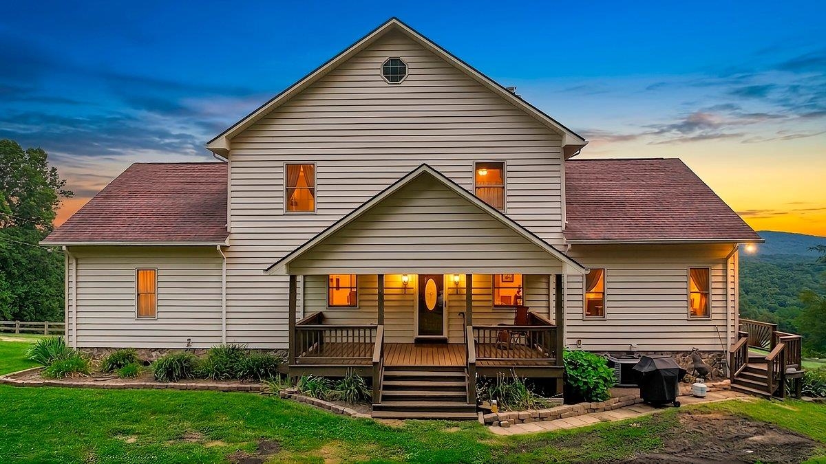 548 Buffalo Vista Lane SW Willis VA 24380