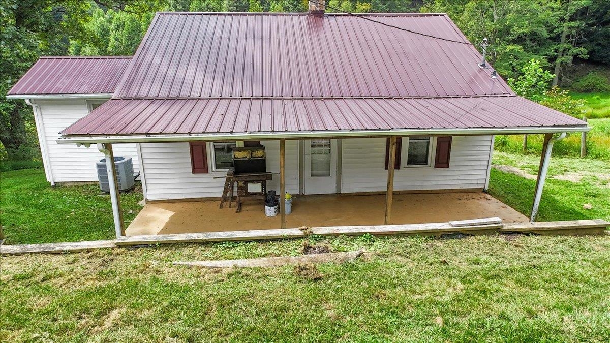 548 Buffalo Vista Lane SW Willis VA 24380