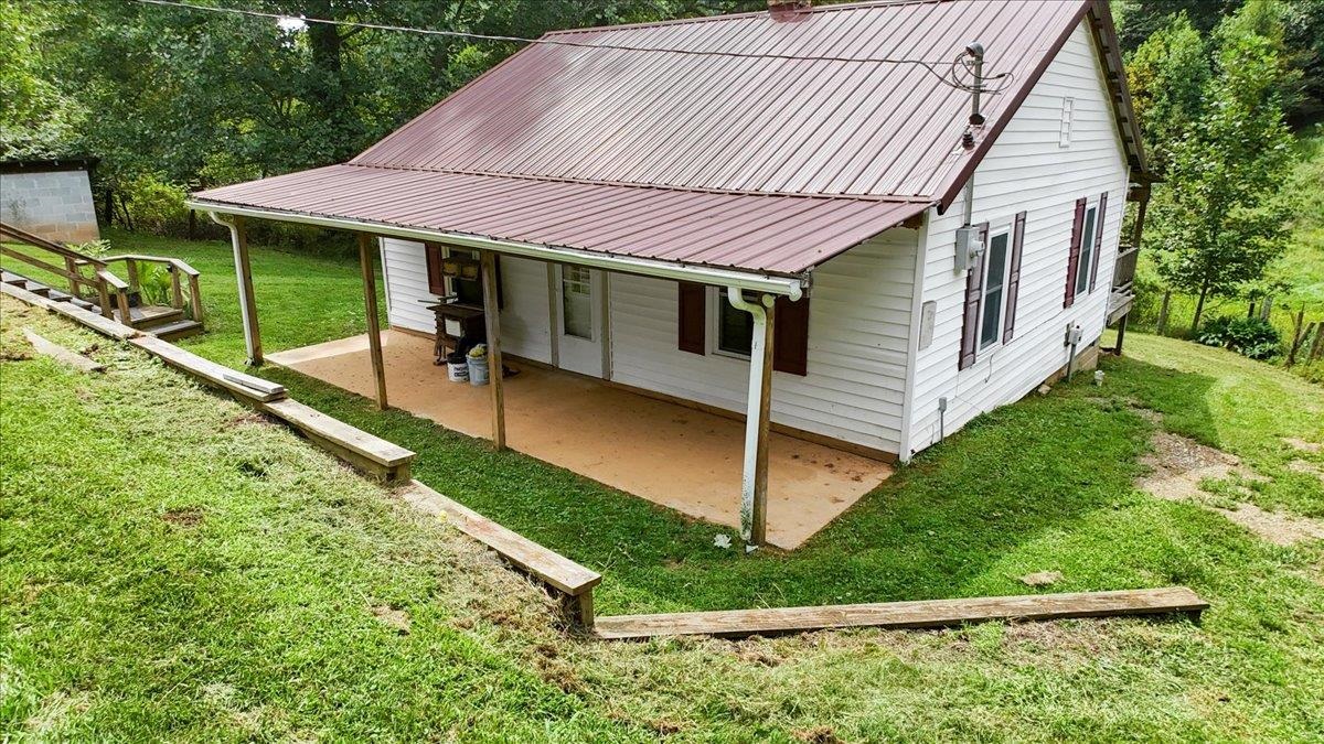 548 Buffalo Vista Lane SW Willis VA 24380