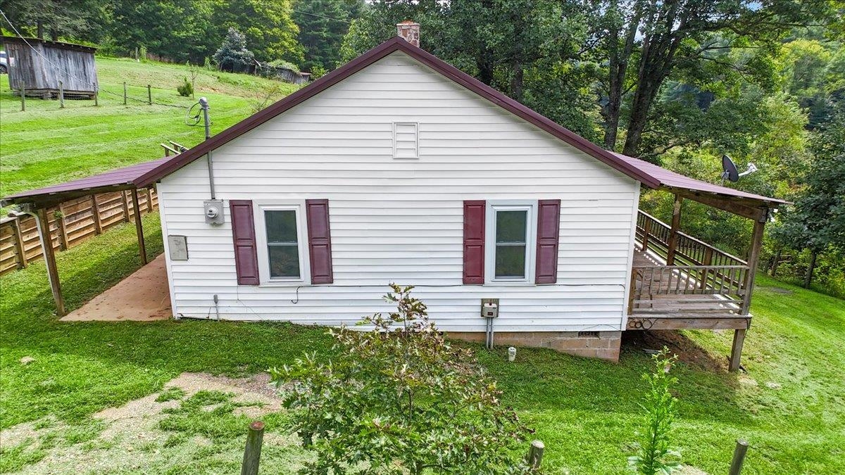 548 Buffalo Vista Lane SW Willis VA 24380