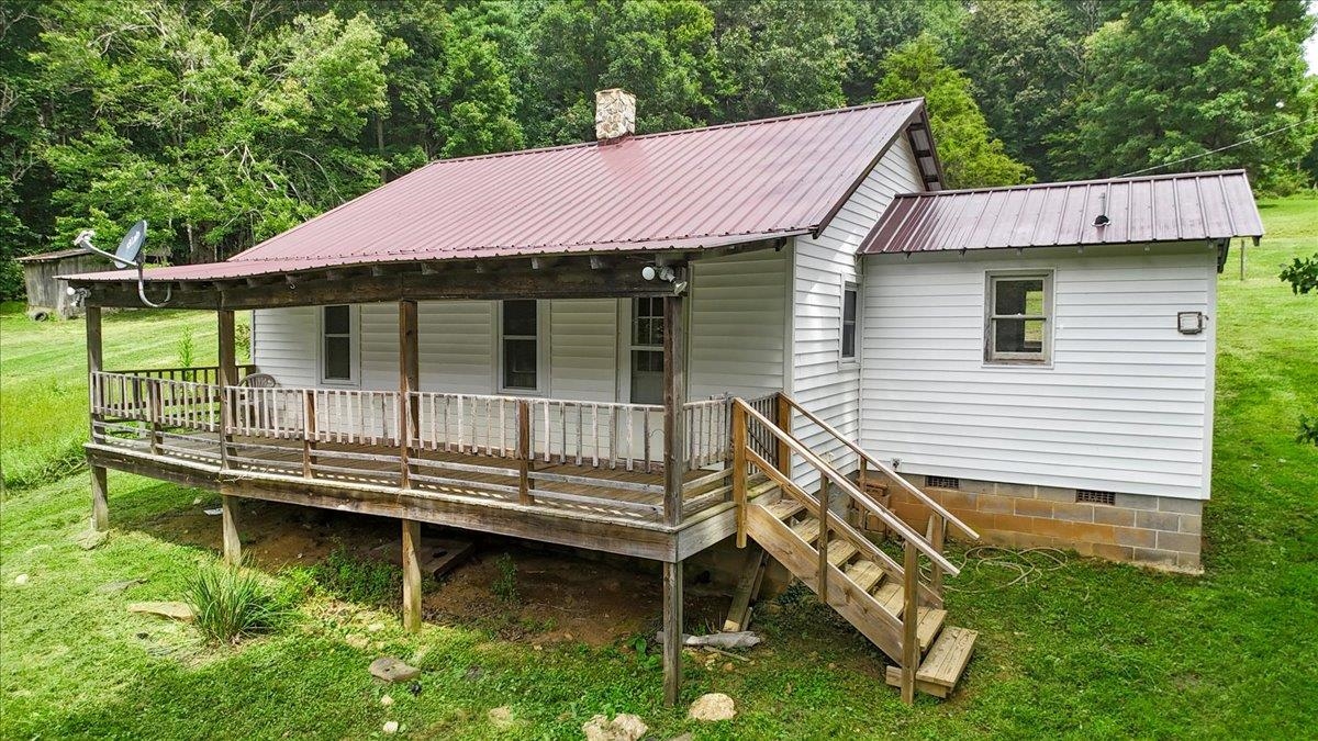 548 Buffalo Vista Lane SW Willis VA 24380