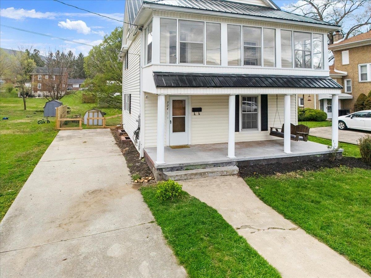 504 Main Street Narrows VA 24124