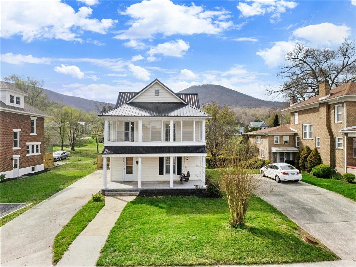 504 Main Street Narrows VA 24124