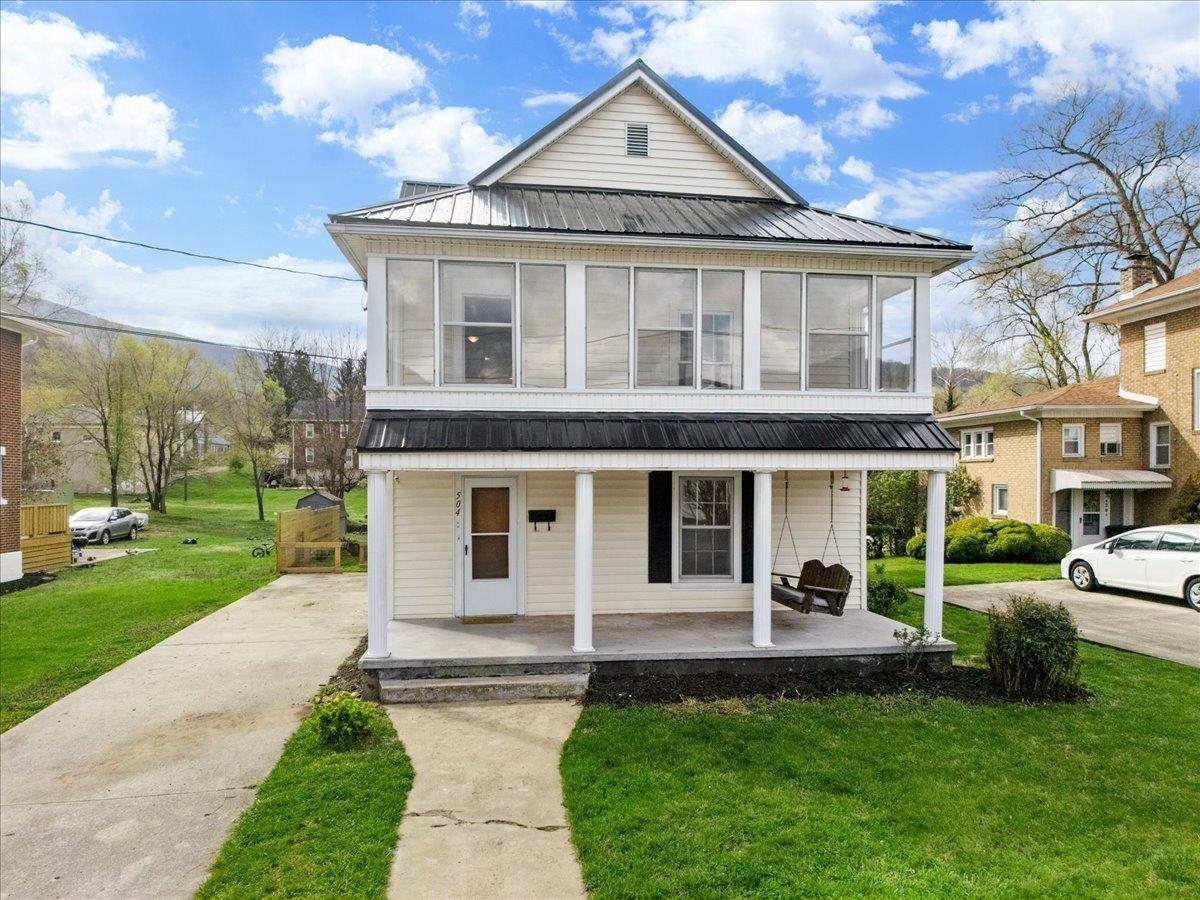 504 Main Street Narrows VA 24124