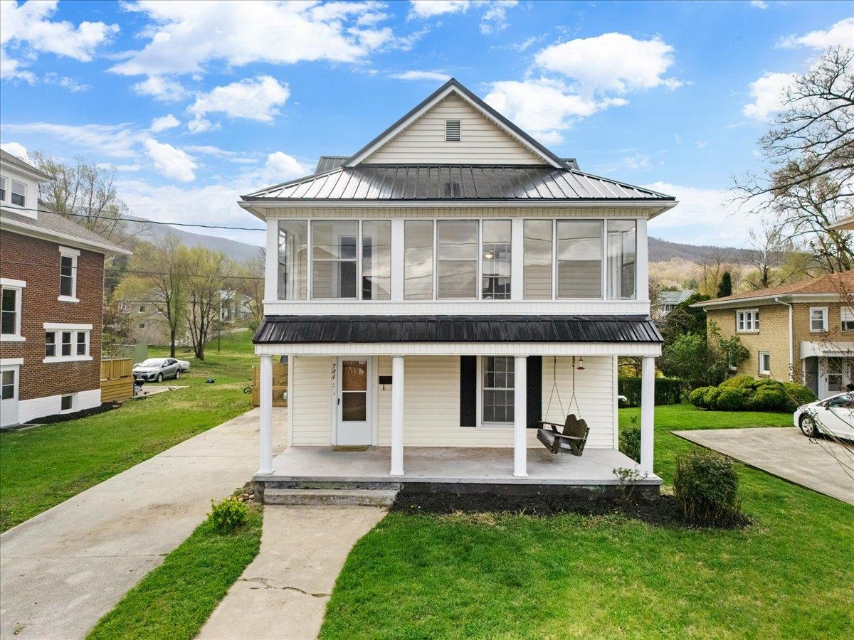 504 Main Street Narrows VA 24124
