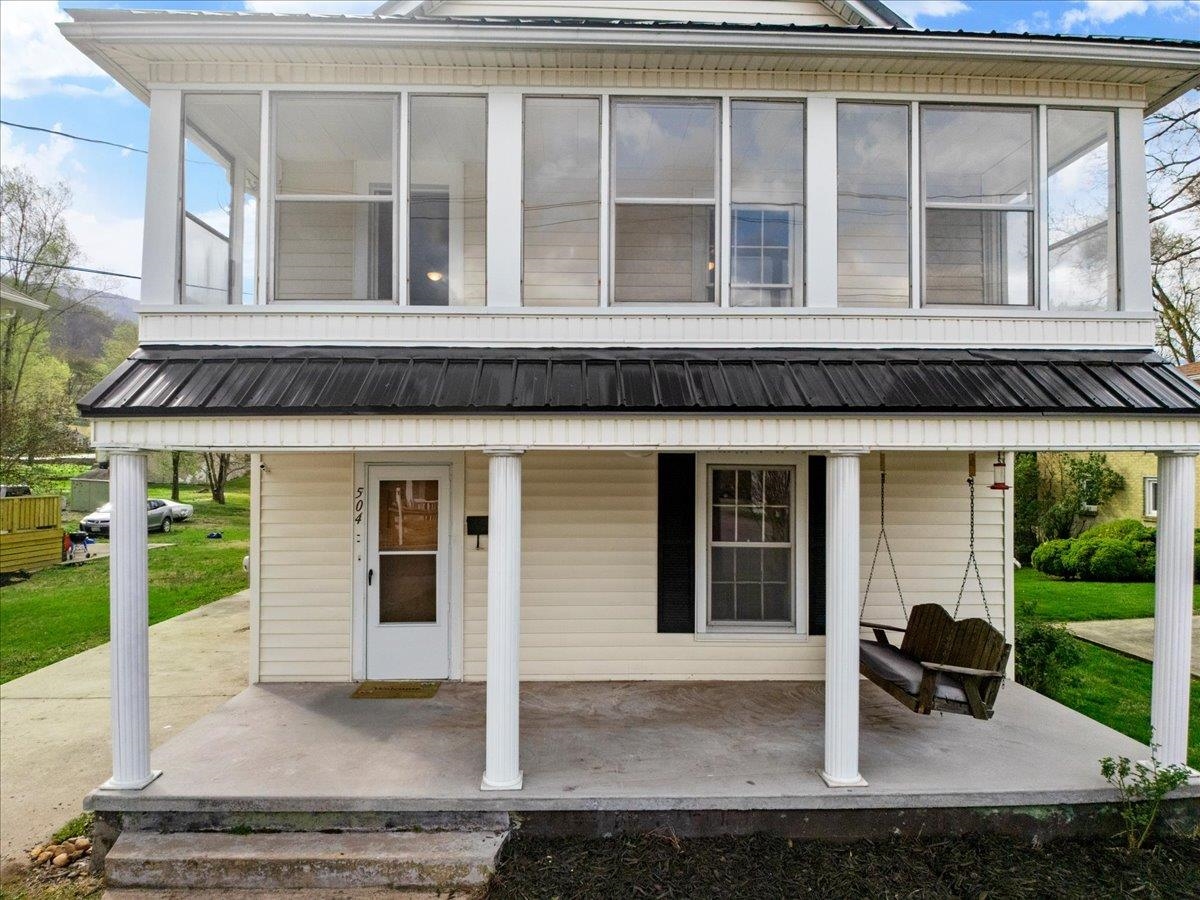 504 Main Street Narrows VA 24124
