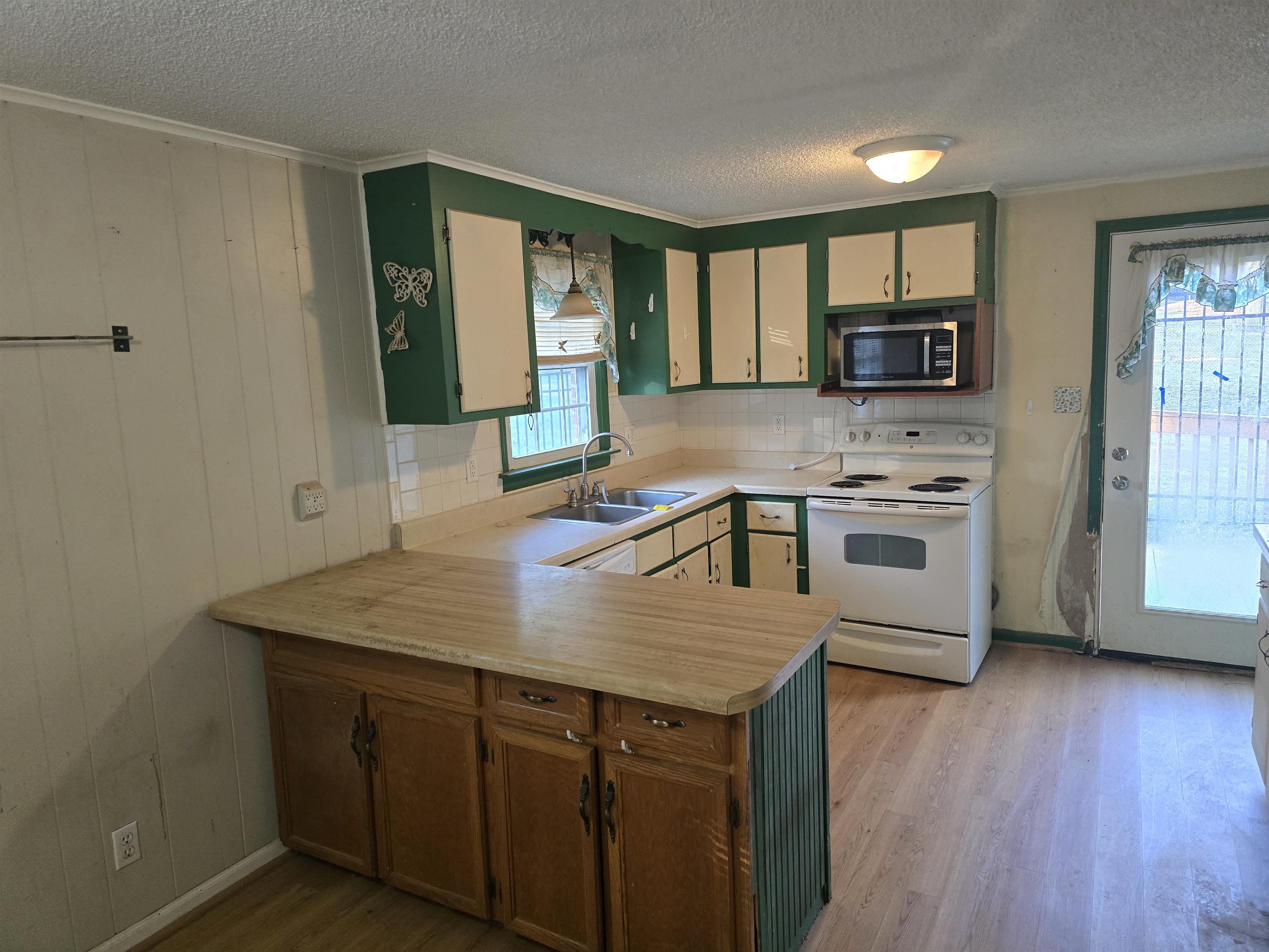 2211 Laymantown Road Troutville VA 24175