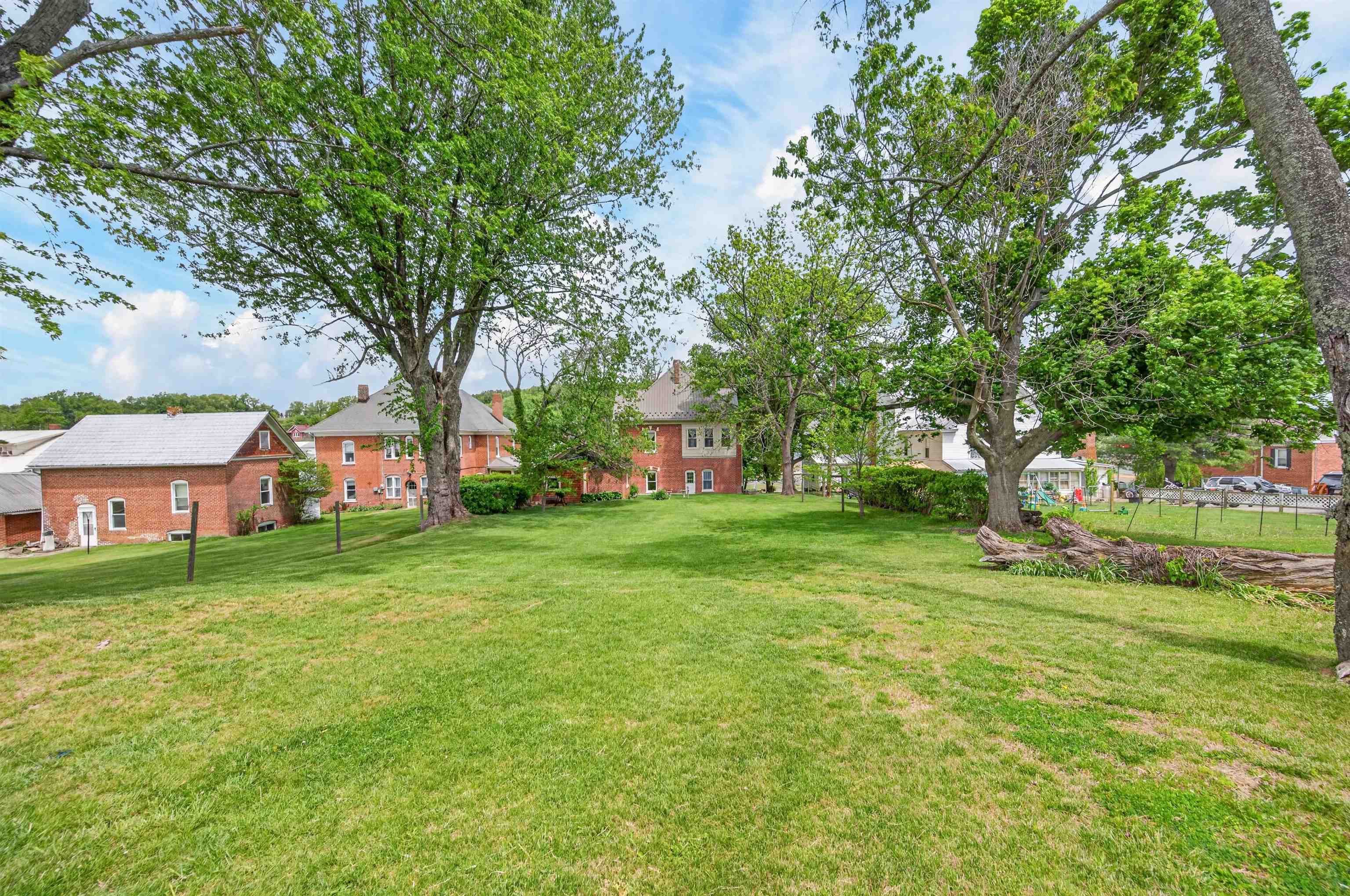 305 W Baumgardner Avenue Rural Retreat VA 24368