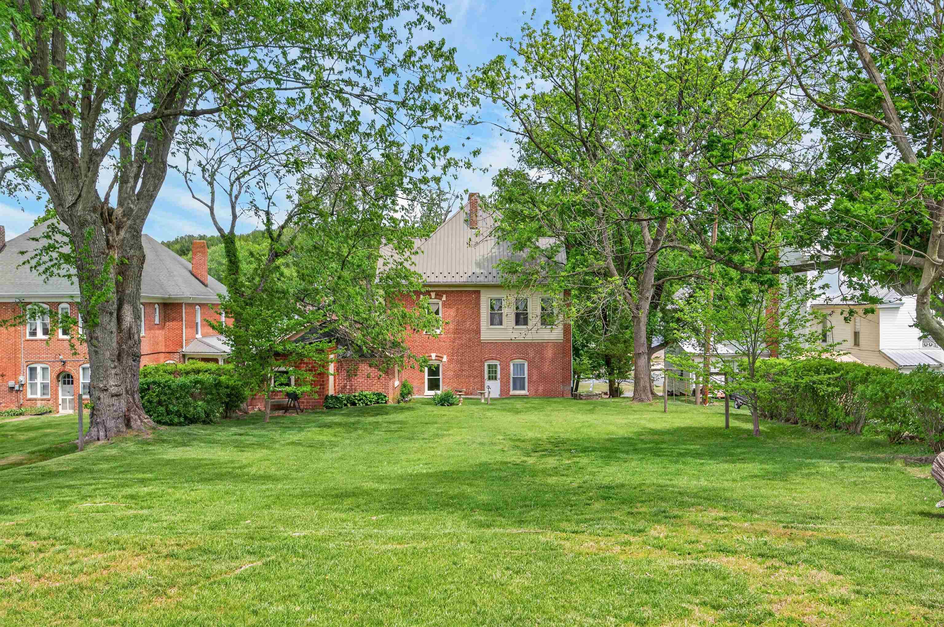 305 W Baumgardner Avenue Rural Retreat VA 24368
