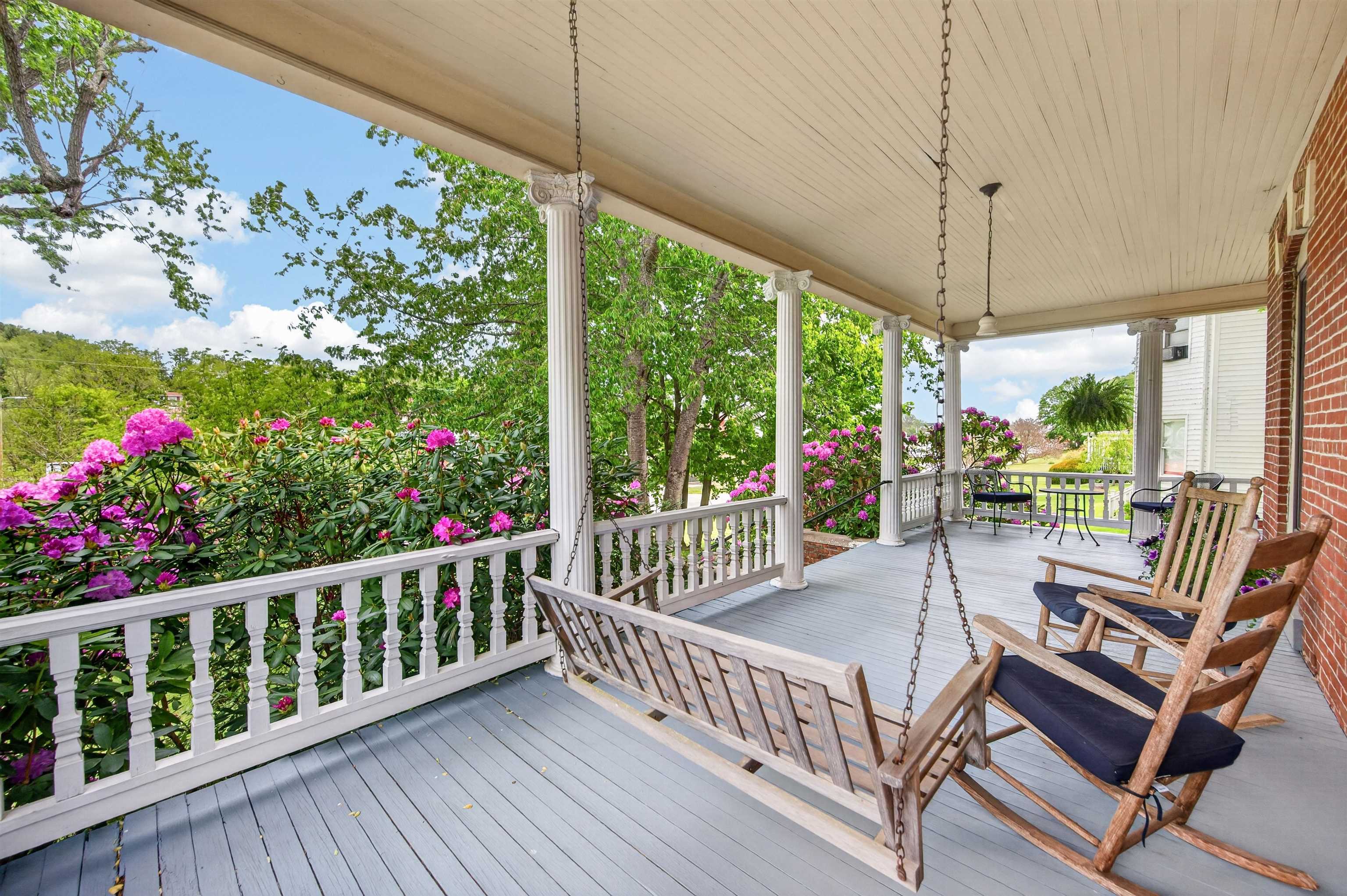 305 W Baumgardner Avenue Rural Retreat VA 24368