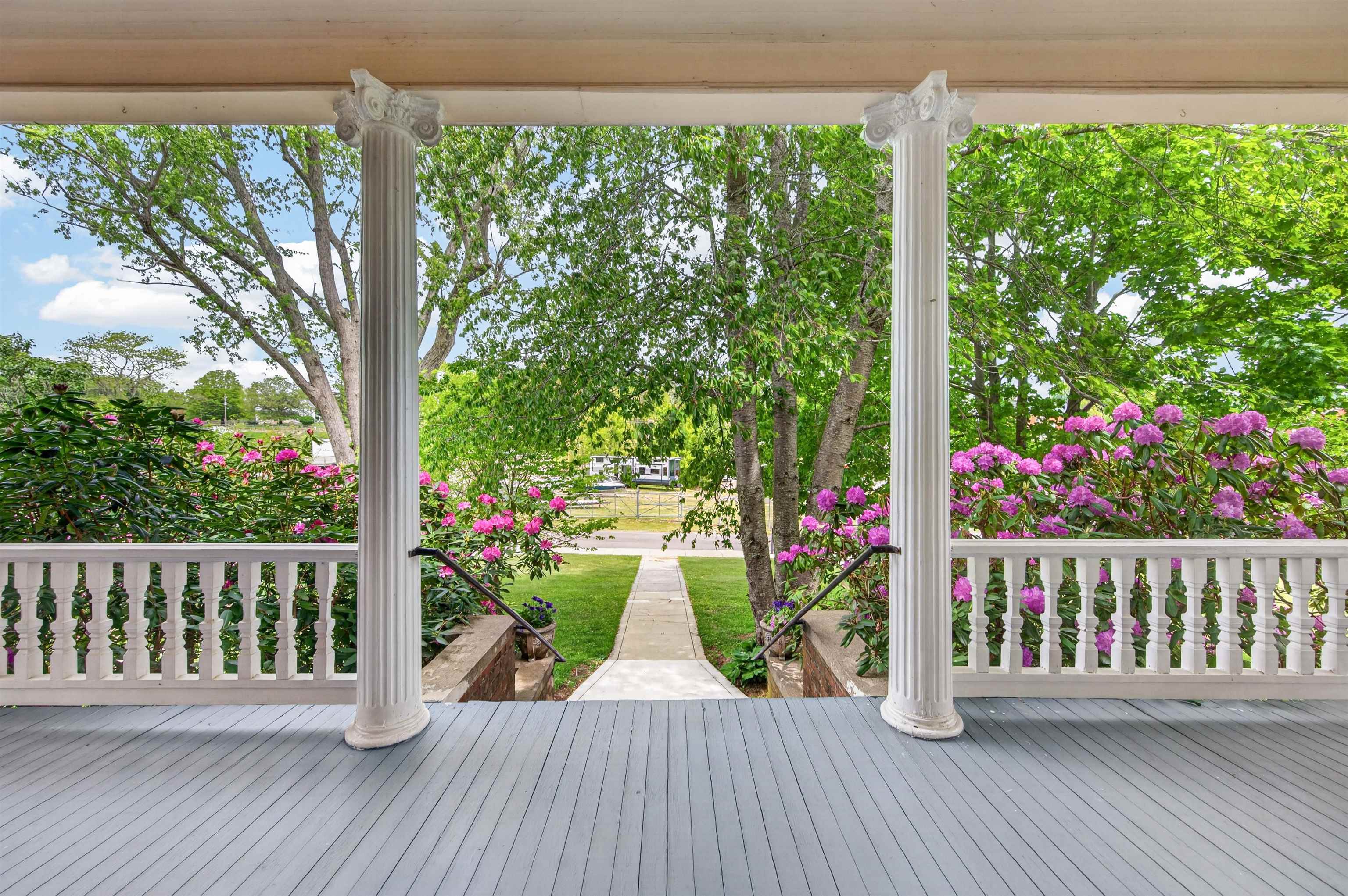 305 W Baumgardner Avenue Rural Retreat VA 24368
