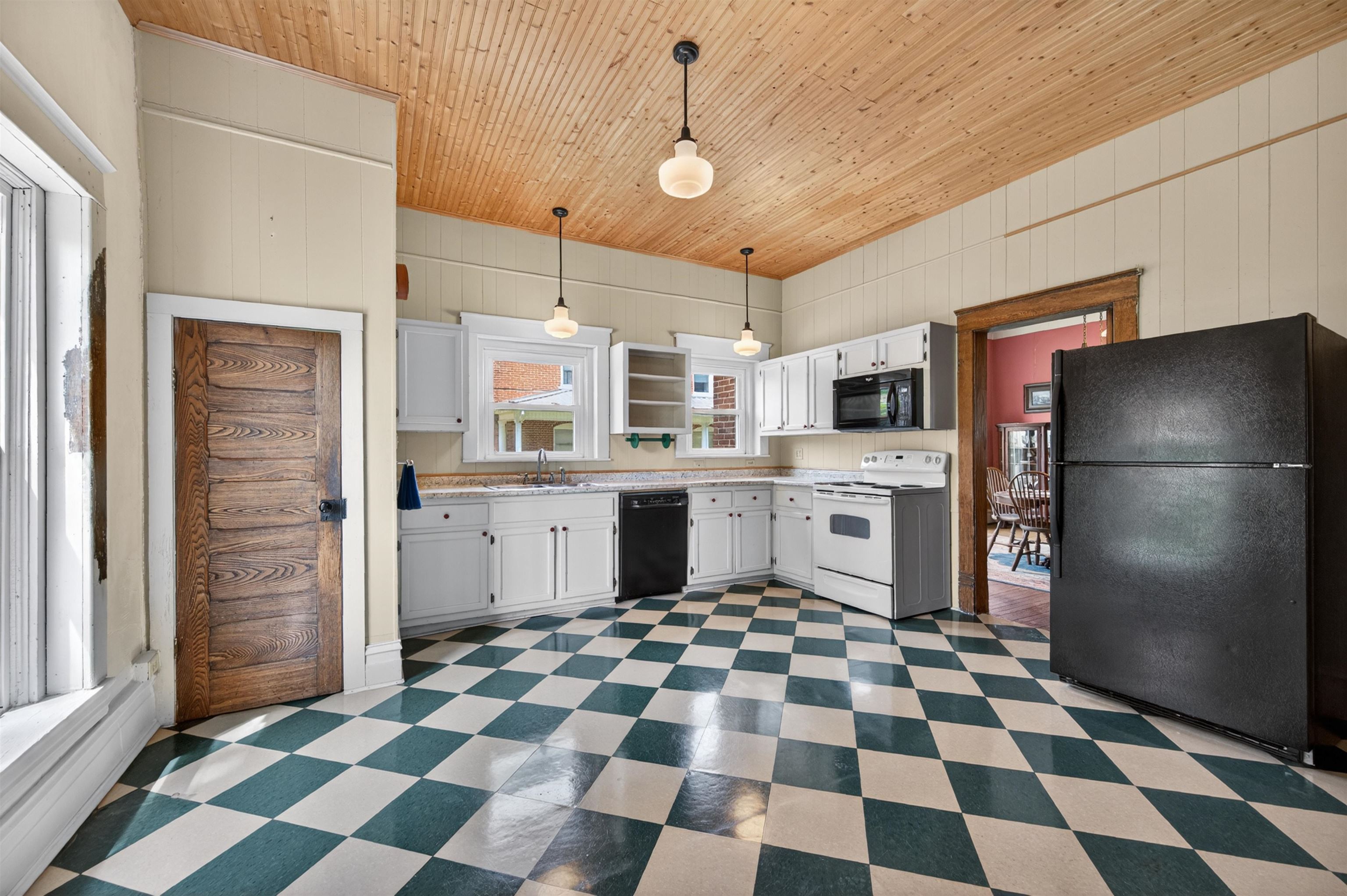 305 W Baumgardner Avenue Rural Retreat VA 24368