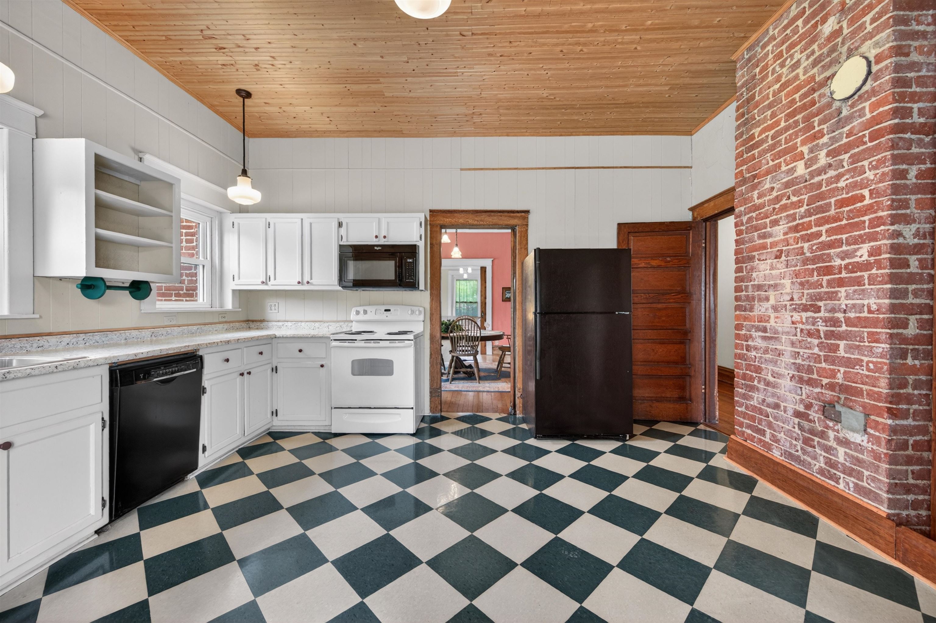 305 W Baumgardner Avenue Rural Retreat VA 24368