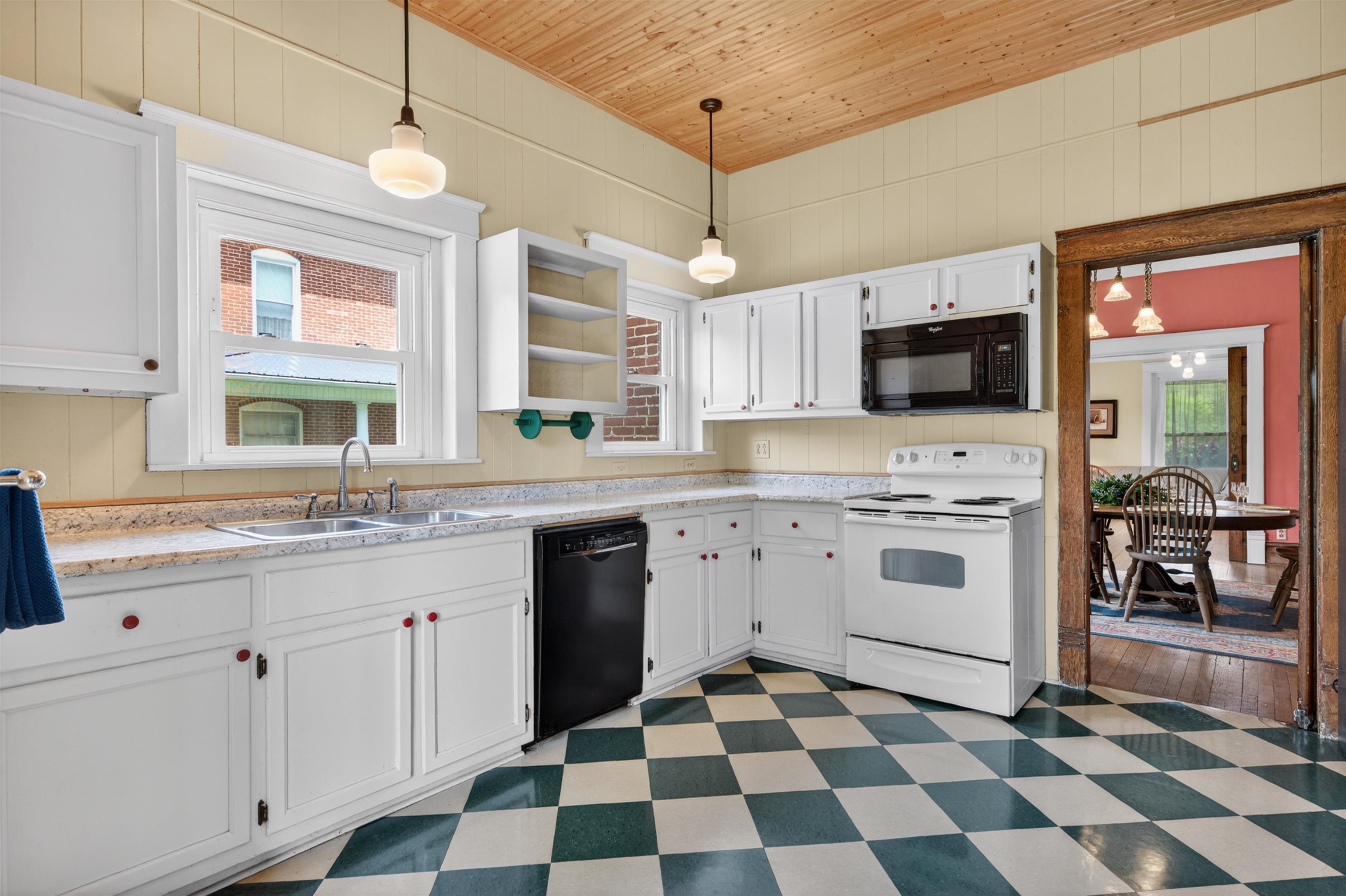 305 W Baumgardner Avenue Rural Retreat VA 24368