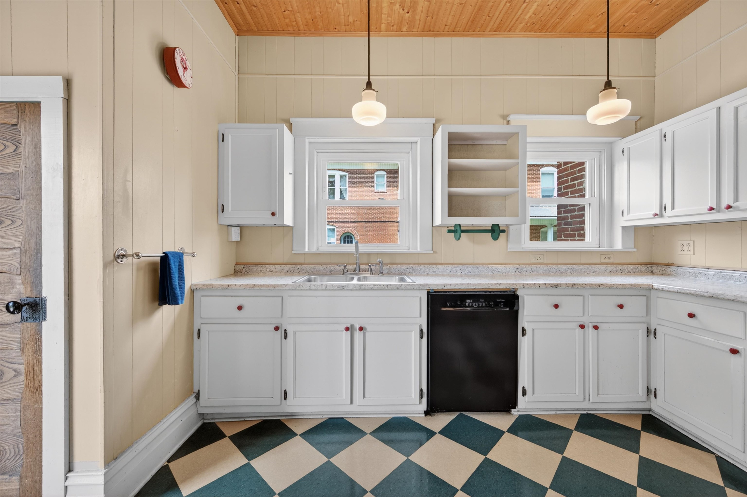 305 W Baumgardner Avenue Rural Retreat VA 24368