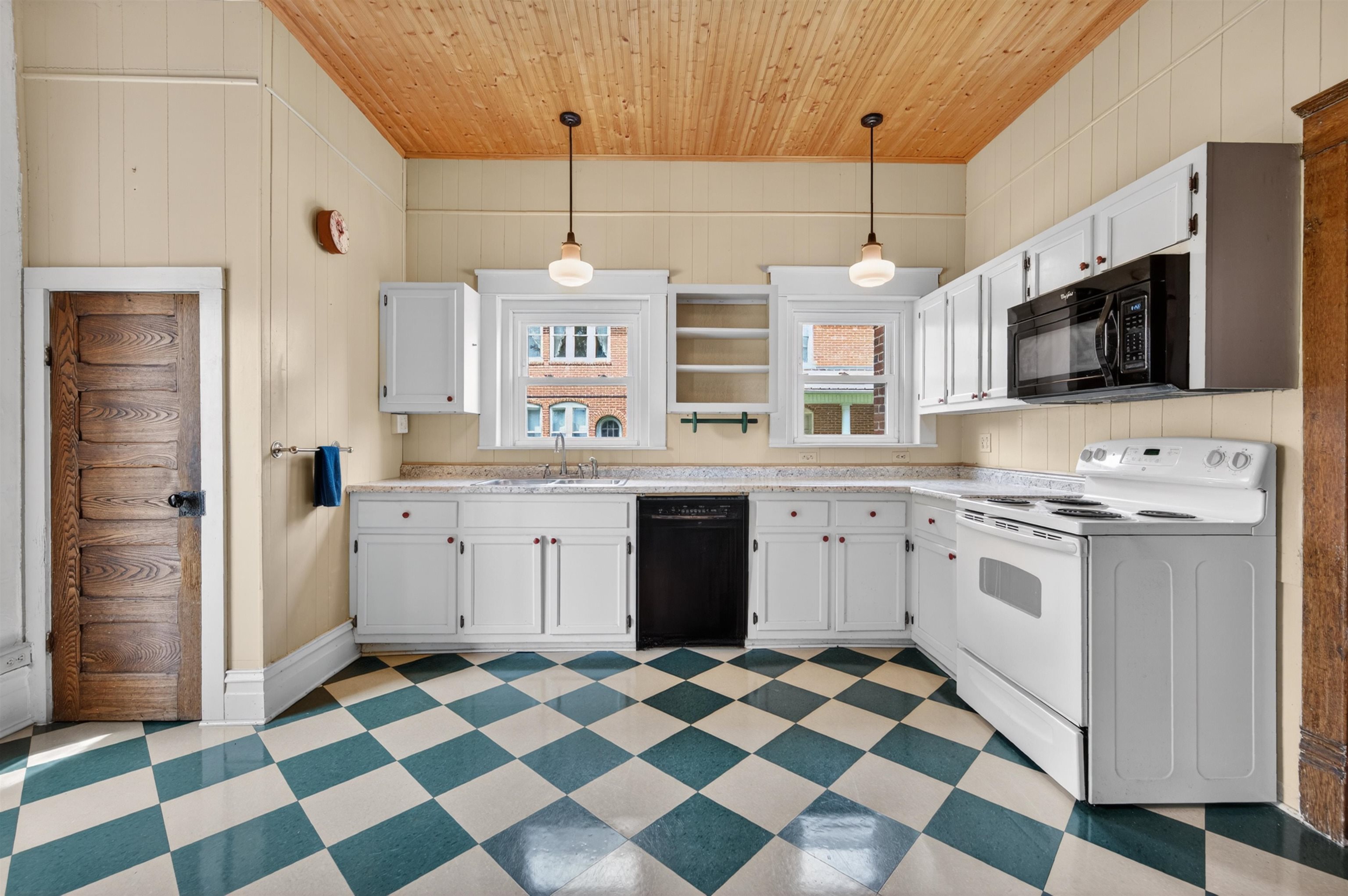305 W Baumgardner Avenue Rural Retreat VA 24368