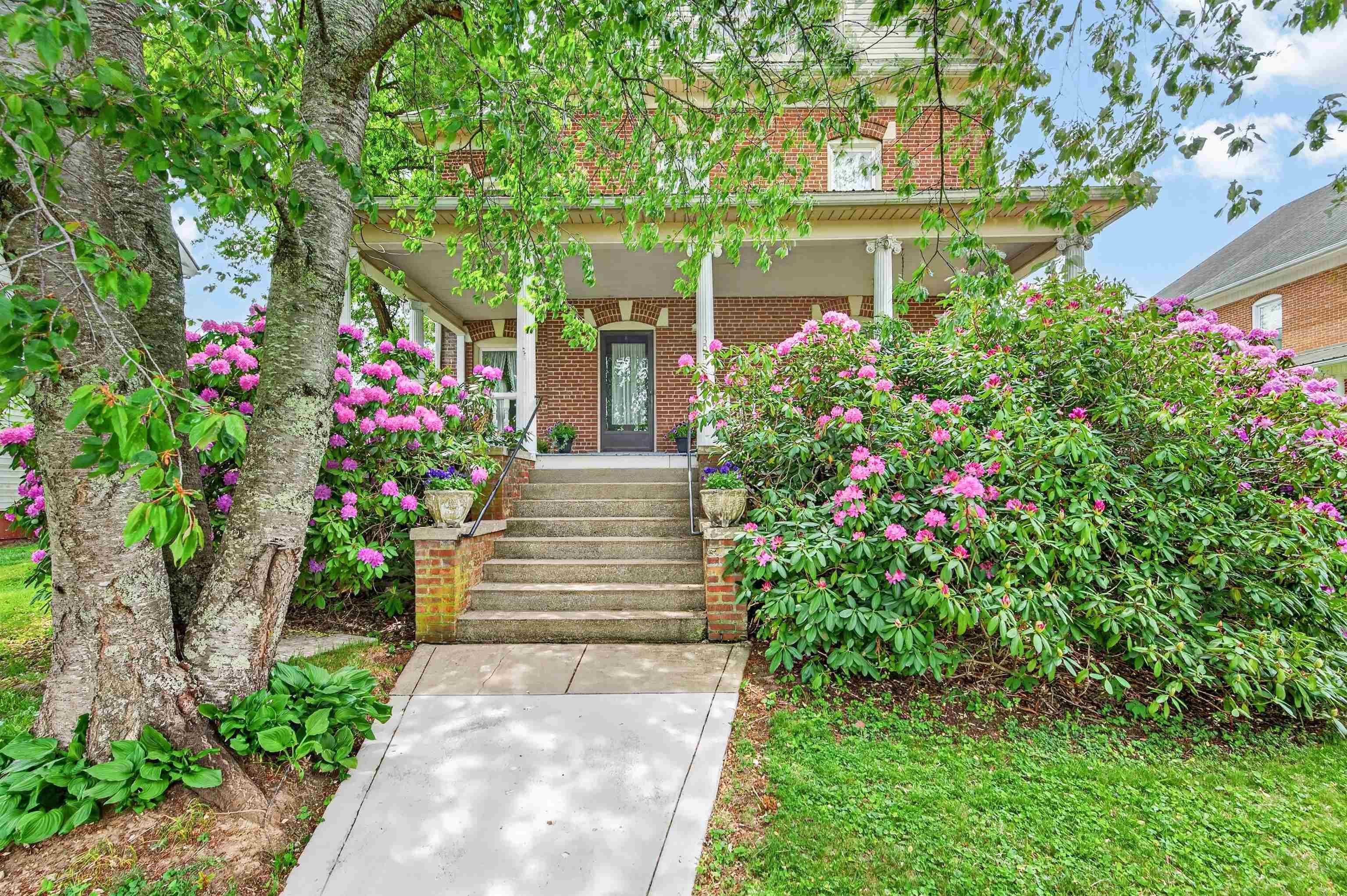 305 W Baumgardner Avenue Rural Retreat VA 24368