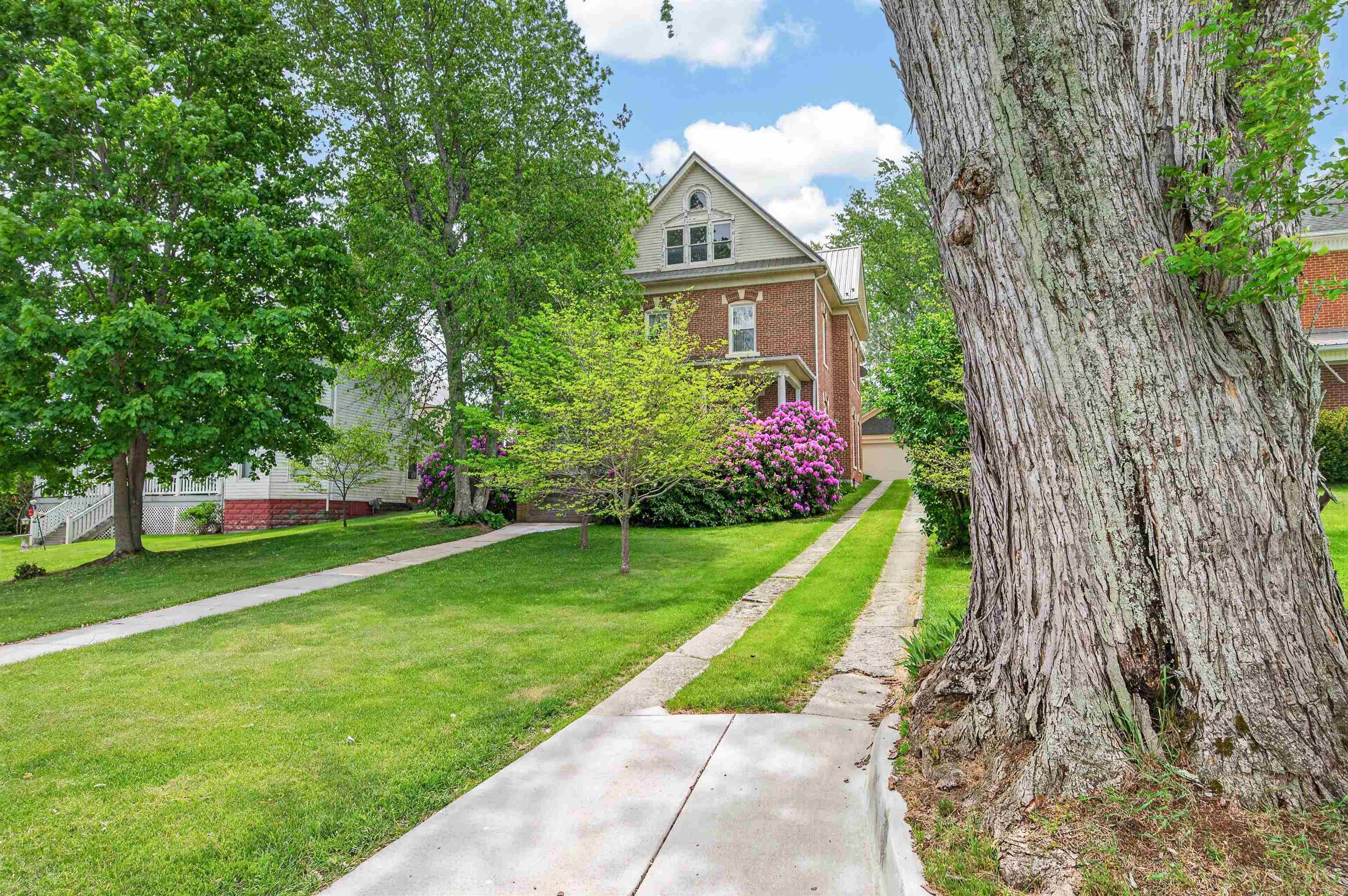 305 W Baumgardner Avenue Rural Retreat VA 24368