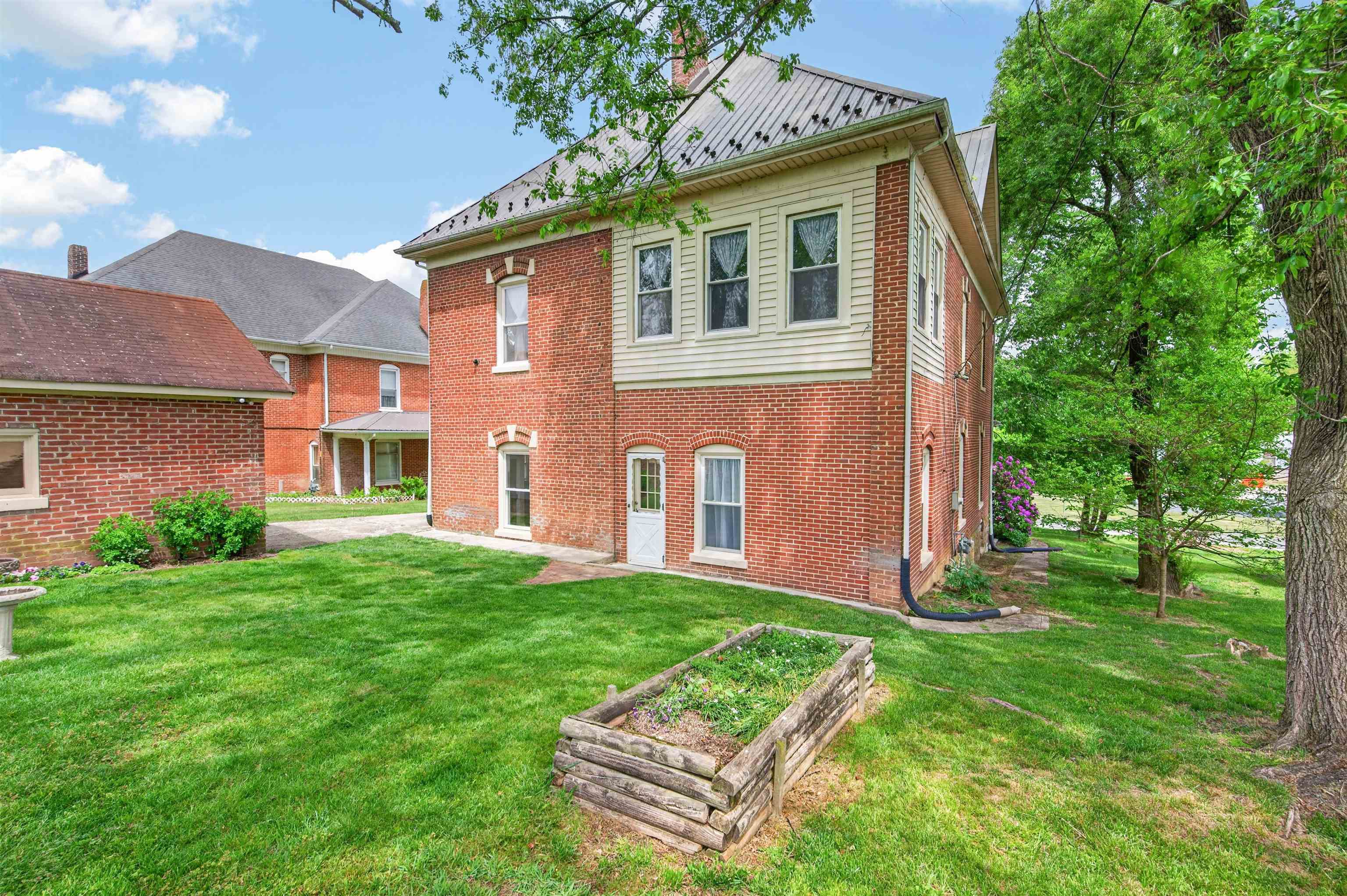305 W Baumgardner Avenue Rural Retreat VA 24368