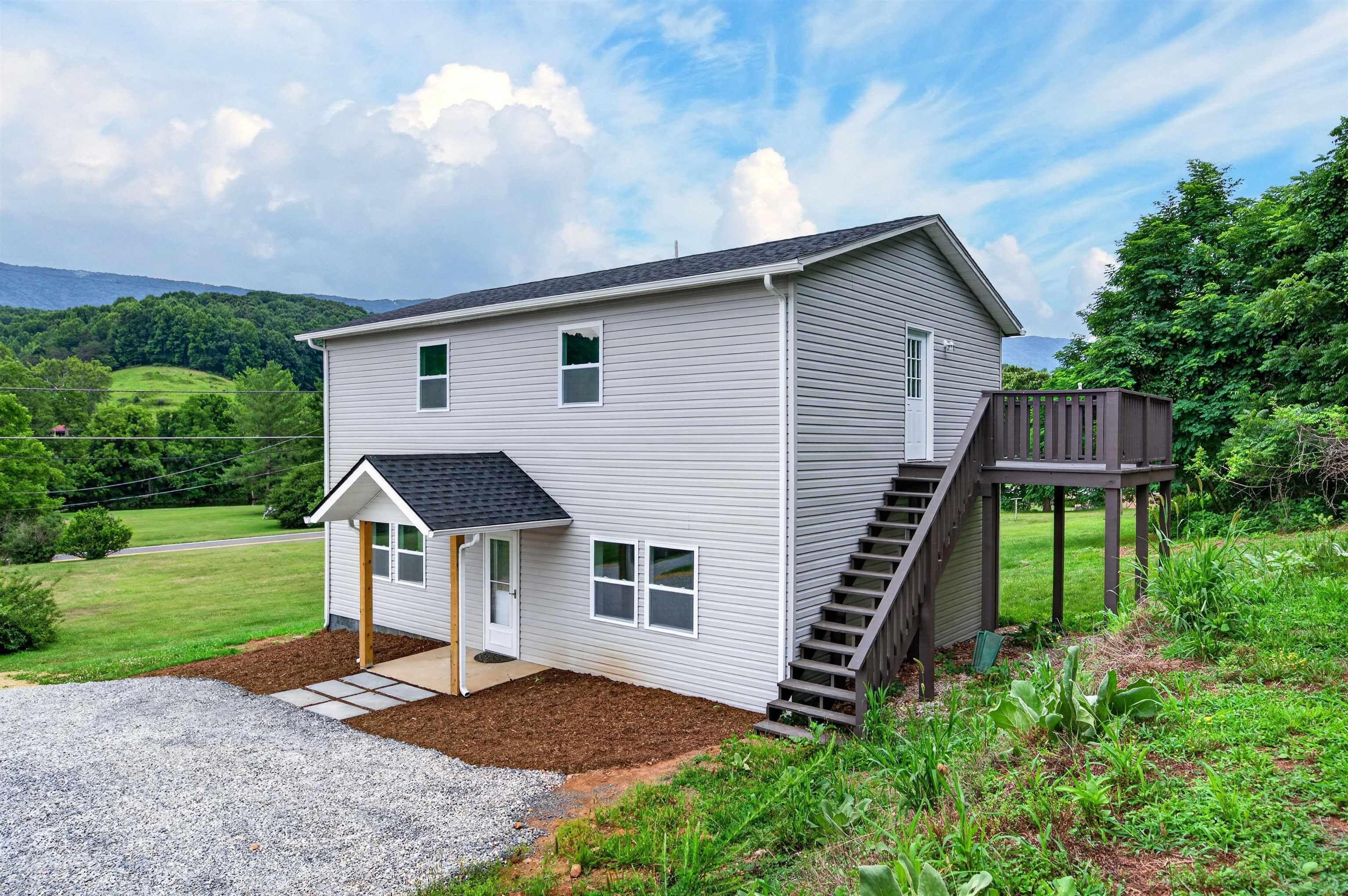 125 Dill Street Narrows VA 24124
