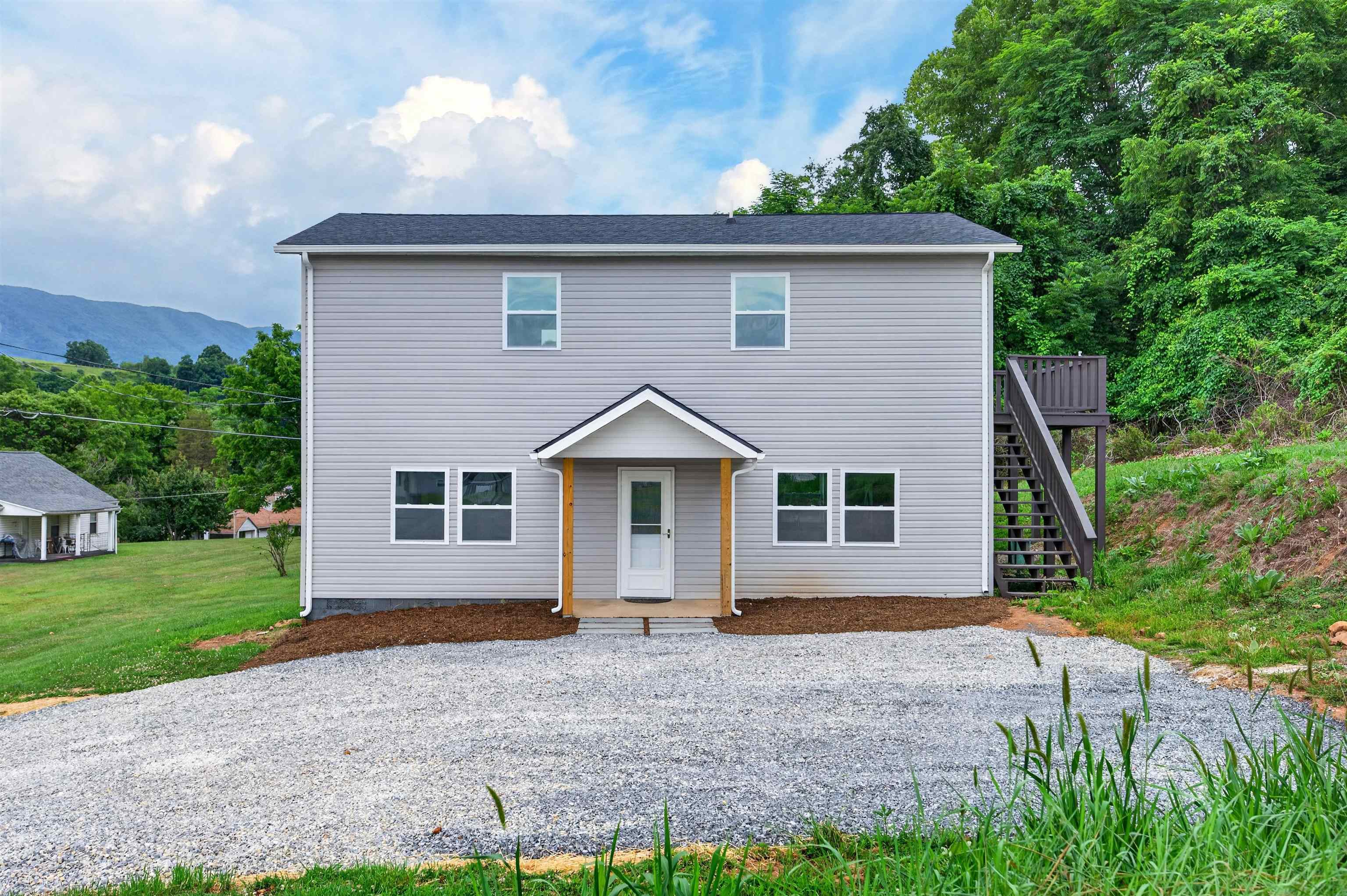 125 Dill Street Narrows VA 24124