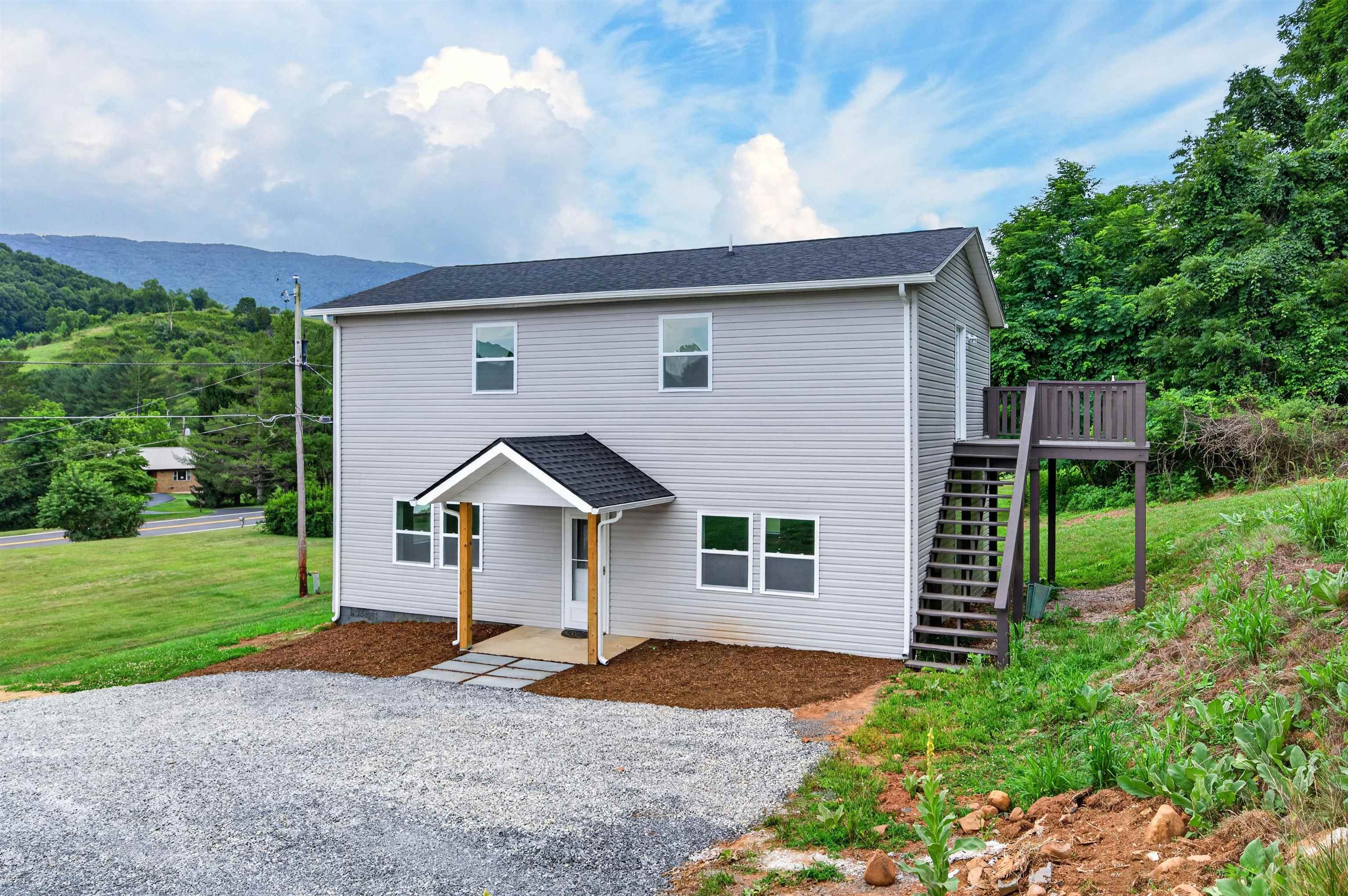 125 Dill Street Narrows VA 24124