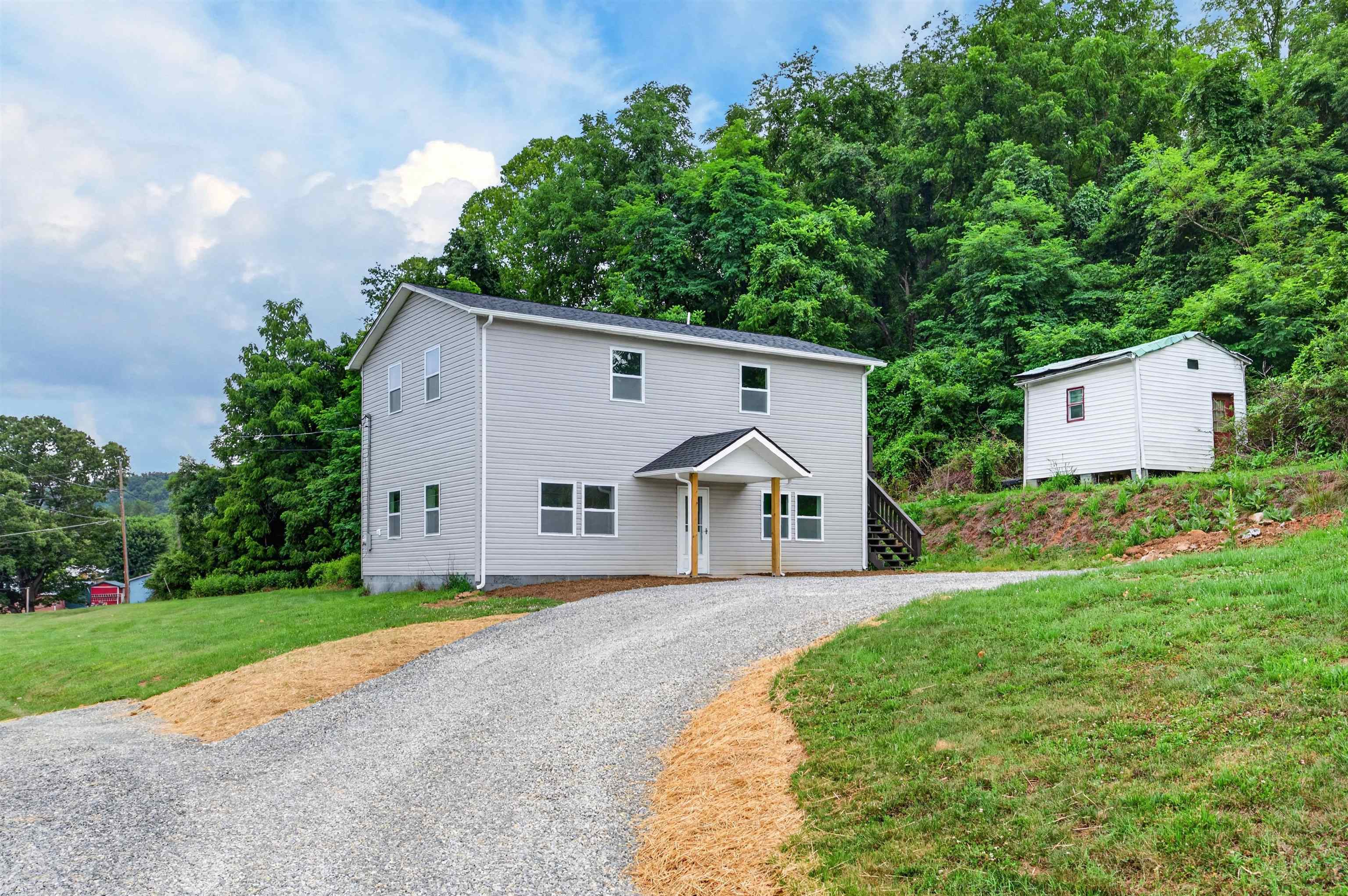125 Dill Street Narrows VA 24124