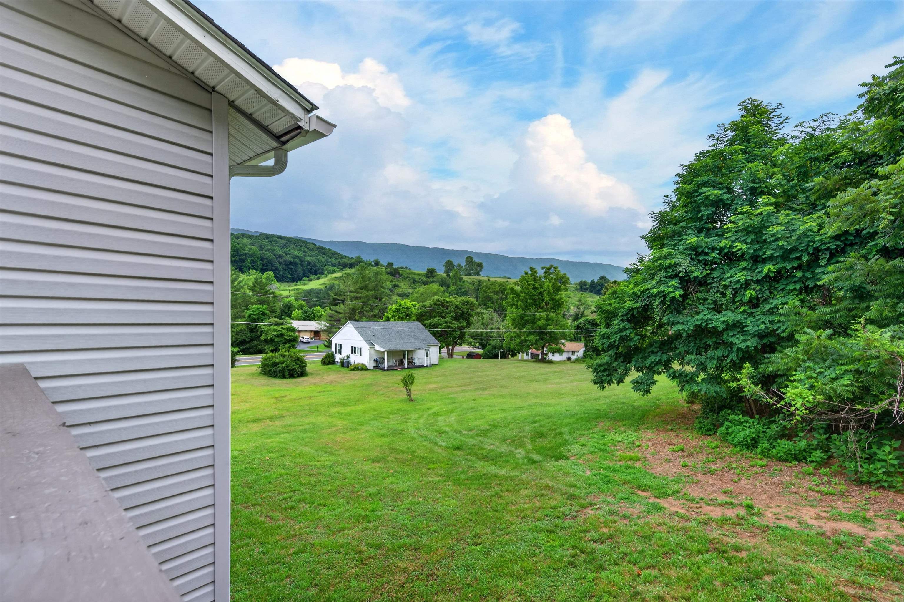 125 Dill Street Narrows VA 24124