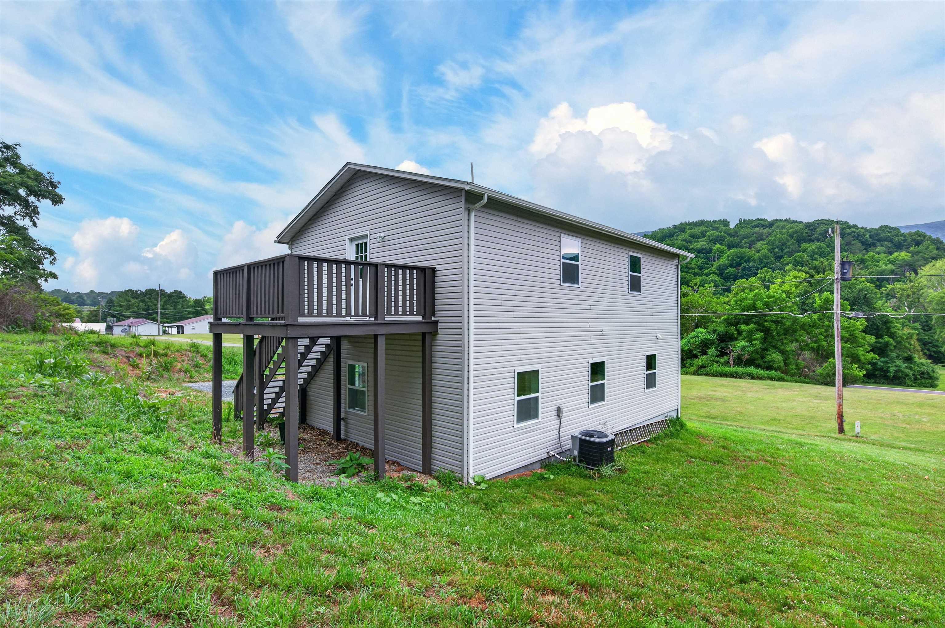 125 Dill Street Narrows VA 24124