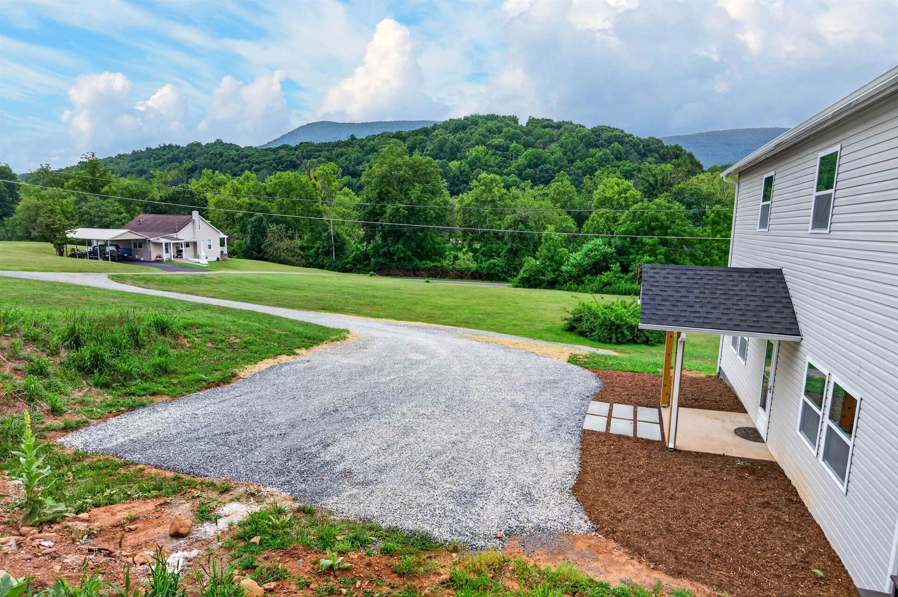125 Dill Street Narrows VA 24124