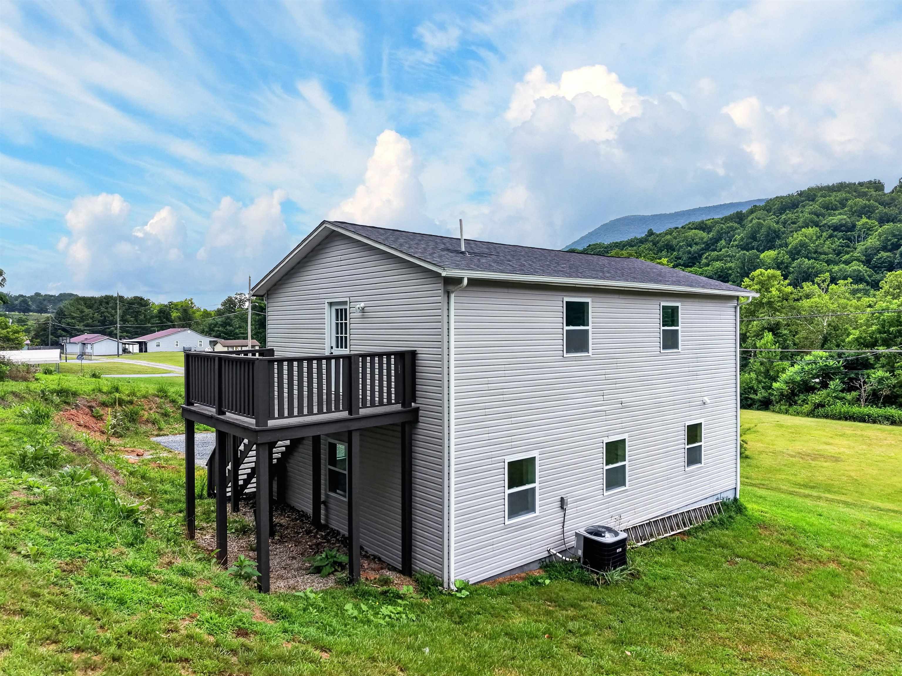 125 Dill Street Narrows VA 24124