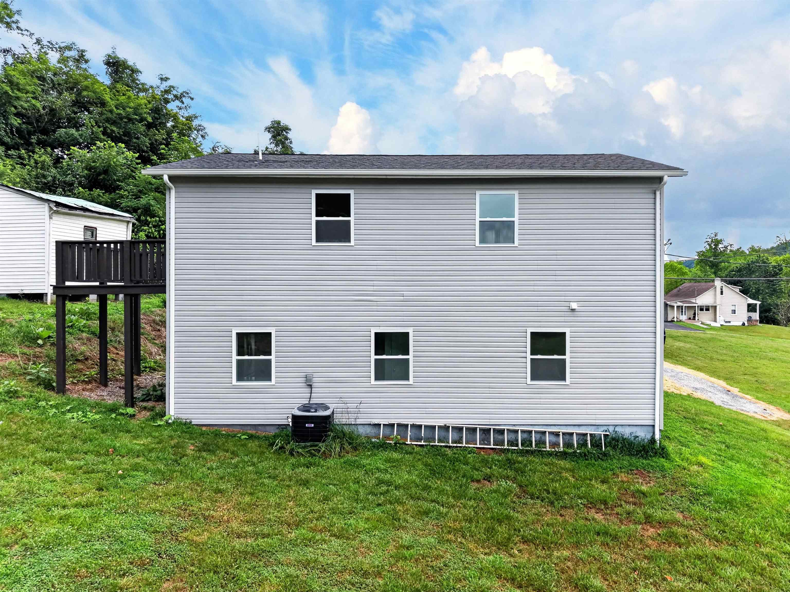 125 Dill Street Narrows VA 24124