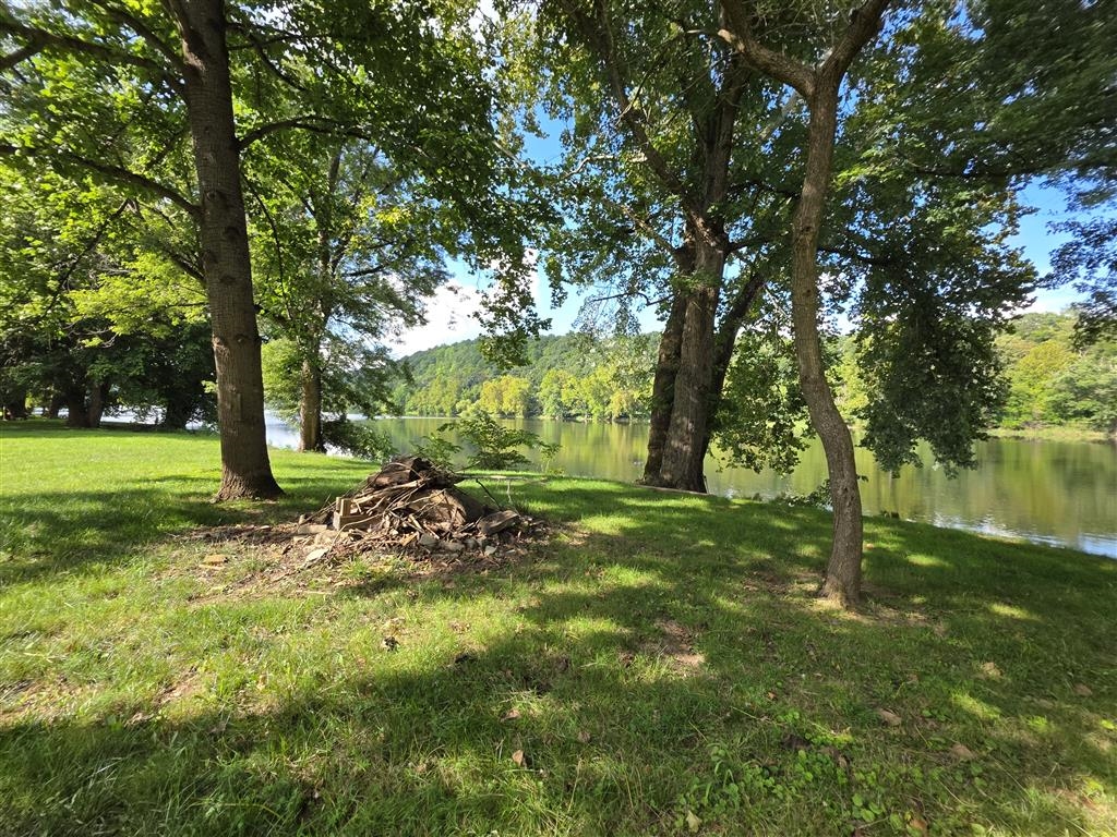 7176 Depot Road Belspring VA 24058