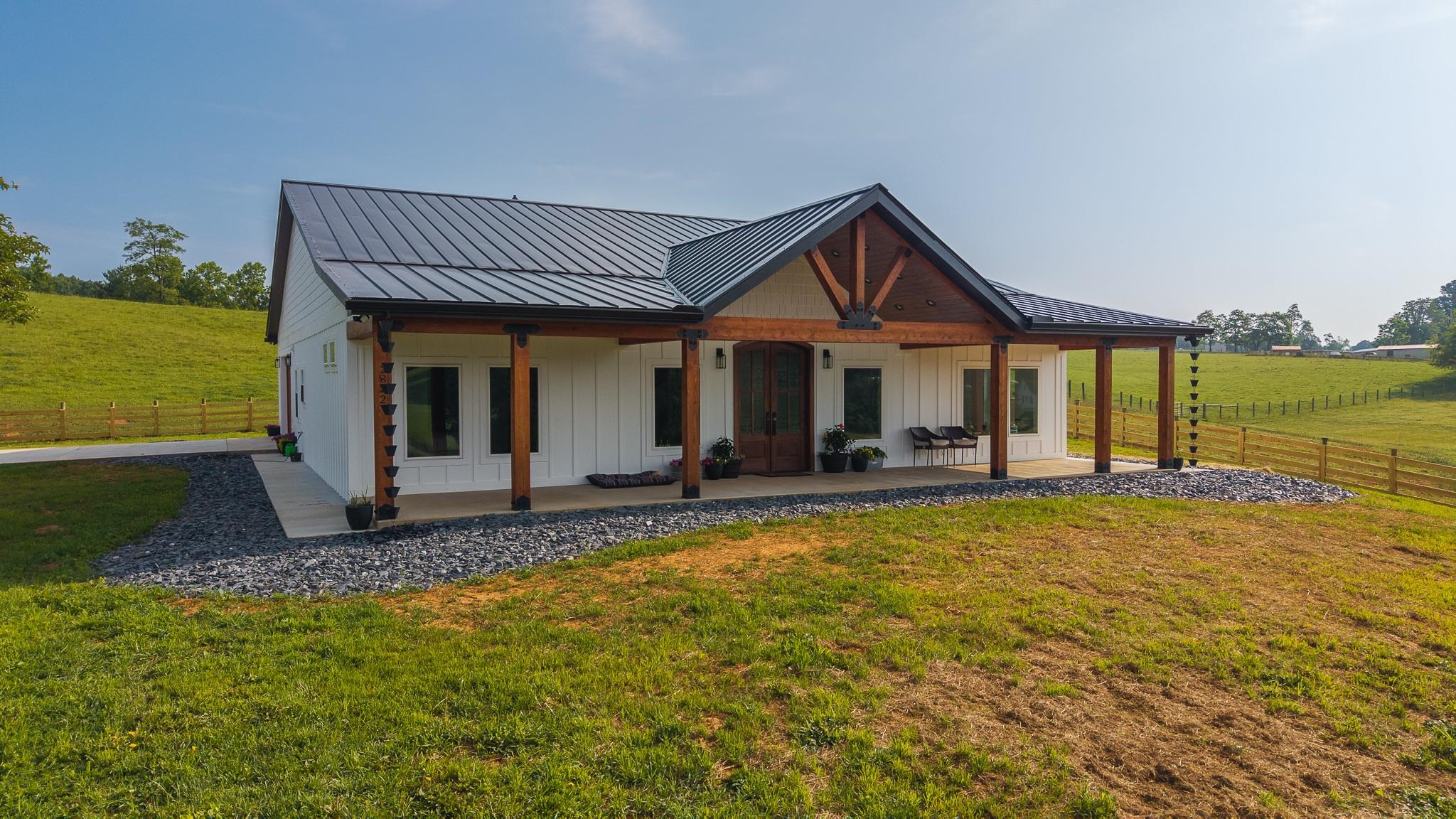 2822 Huffville Road Pilot VA 24138