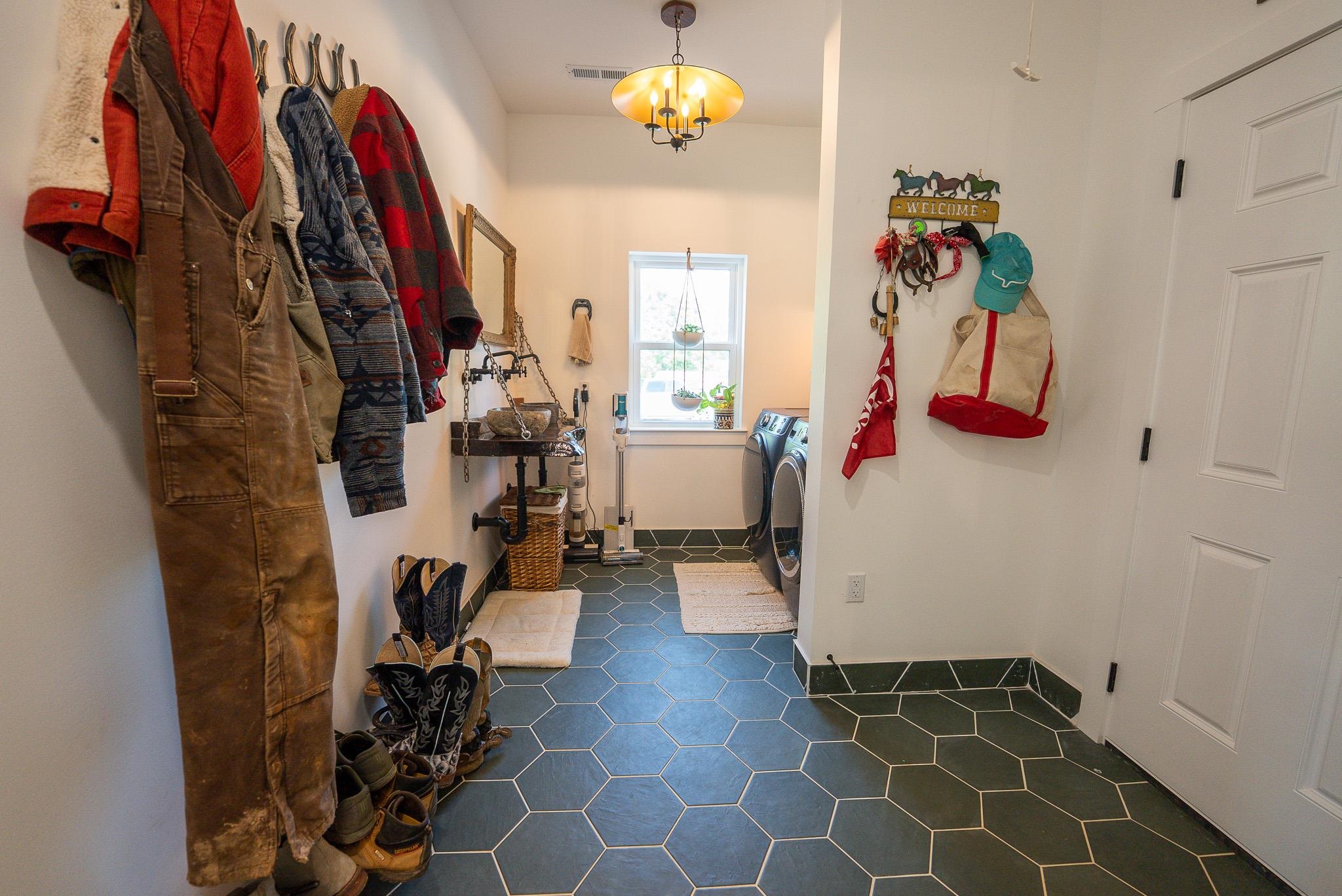 2822 Huffville Road Pilot VA 24138