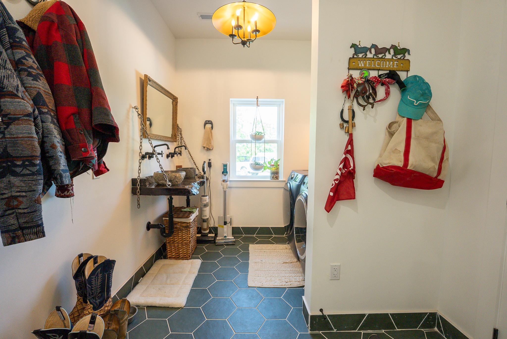 2822 Huffville Road Pilot VA 24138