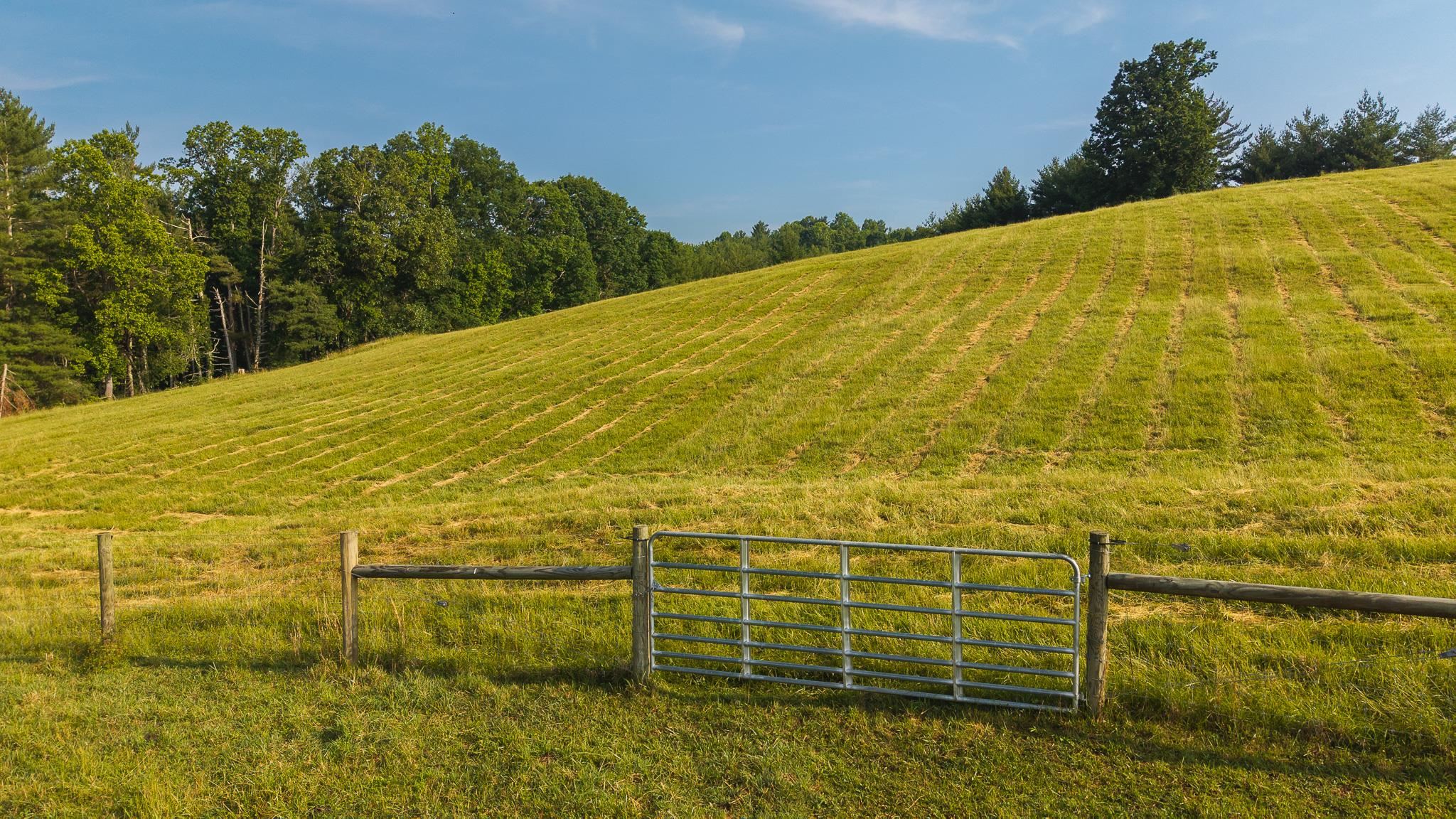 2822 Huffville Road Pilot VA 24138