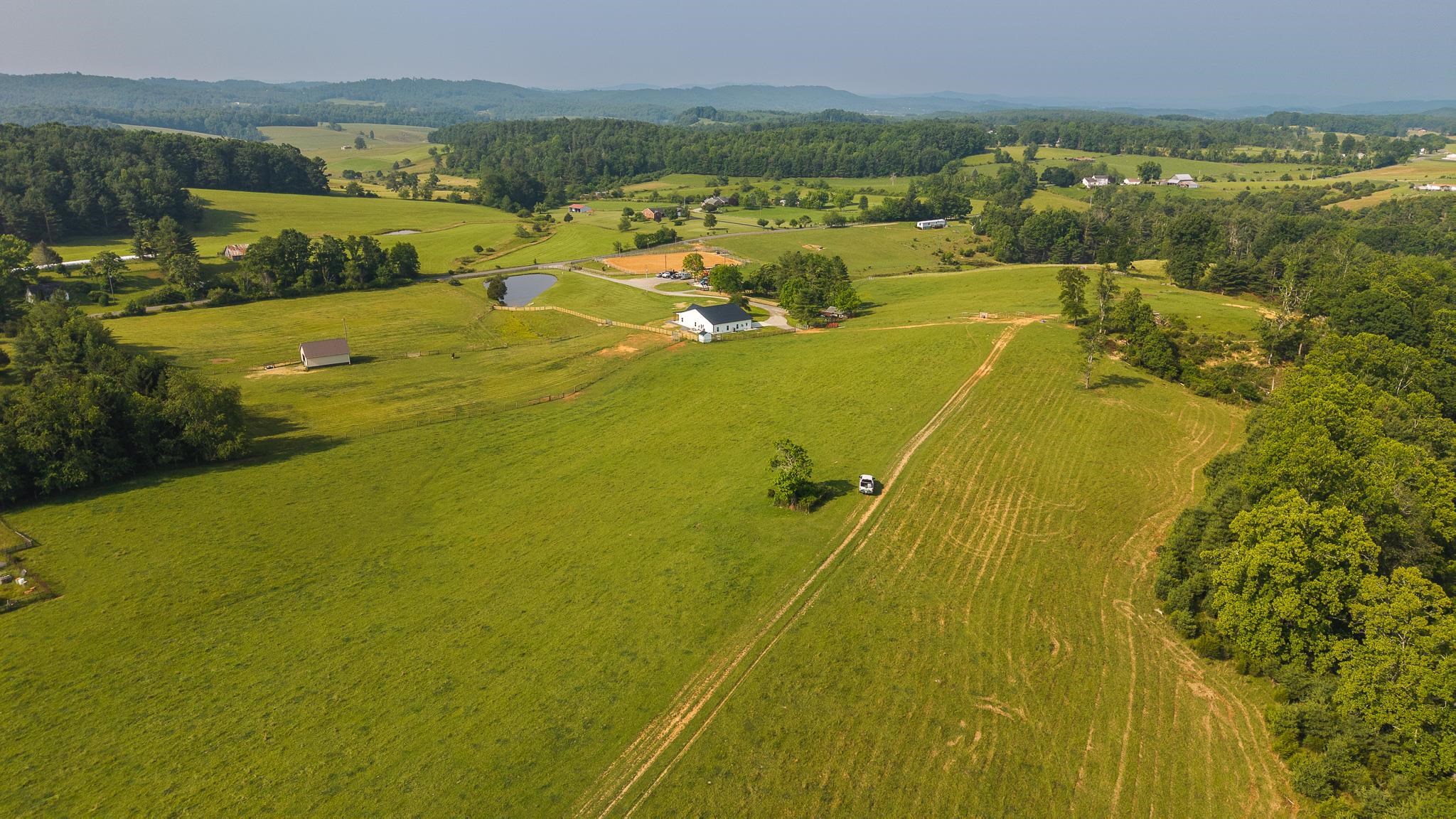 2822 Huffville Road Pilot VA 24138