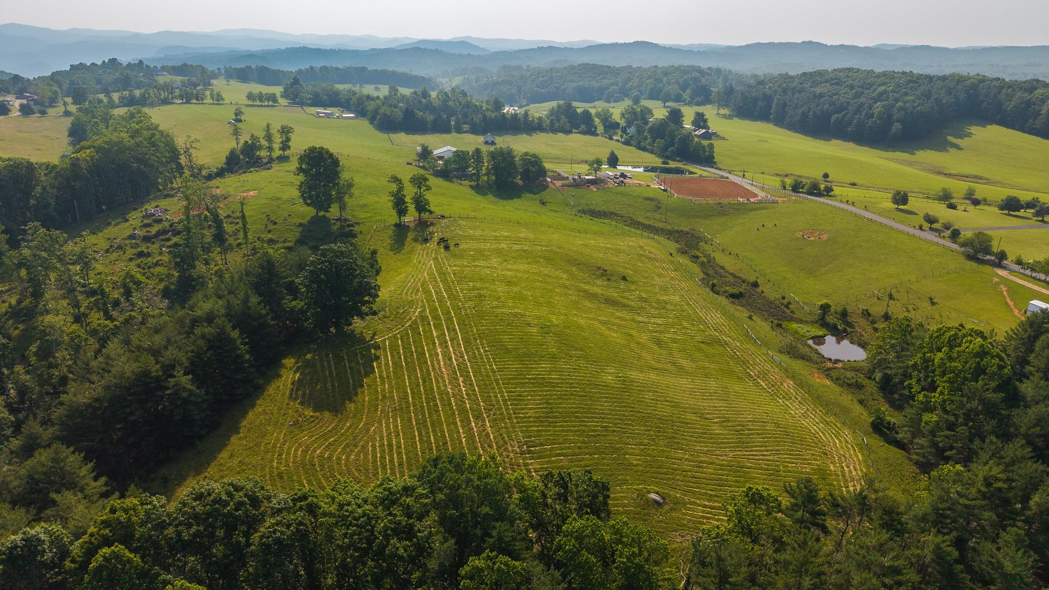 2822 Huffville Road Pilot VA 24138