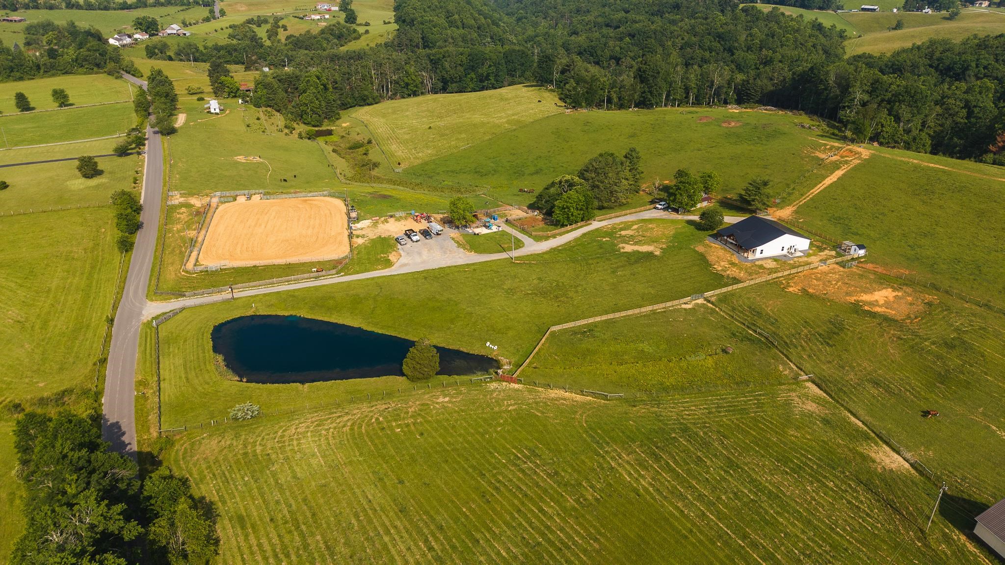 2822 Huffville Road Pilot VA 24138