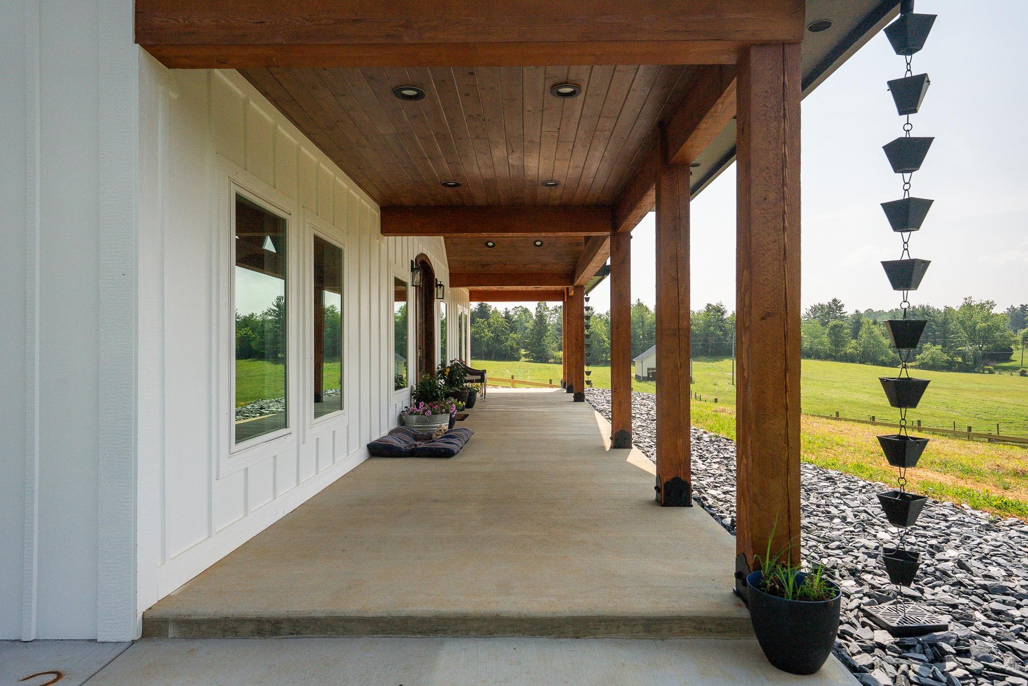 2822 Huffville Road Pilot VA 24138