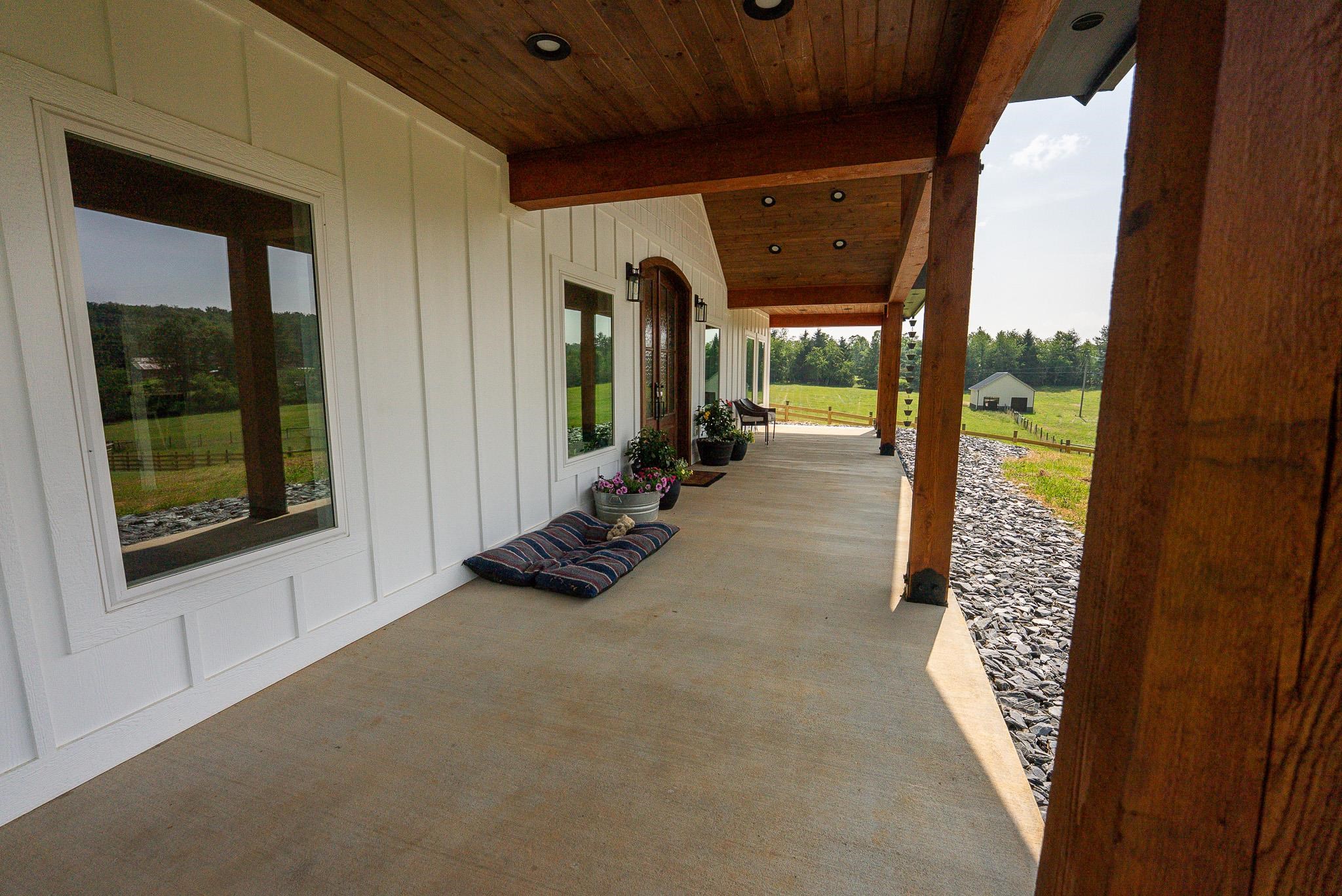 2822 Huffville Road Pilot VA 24138